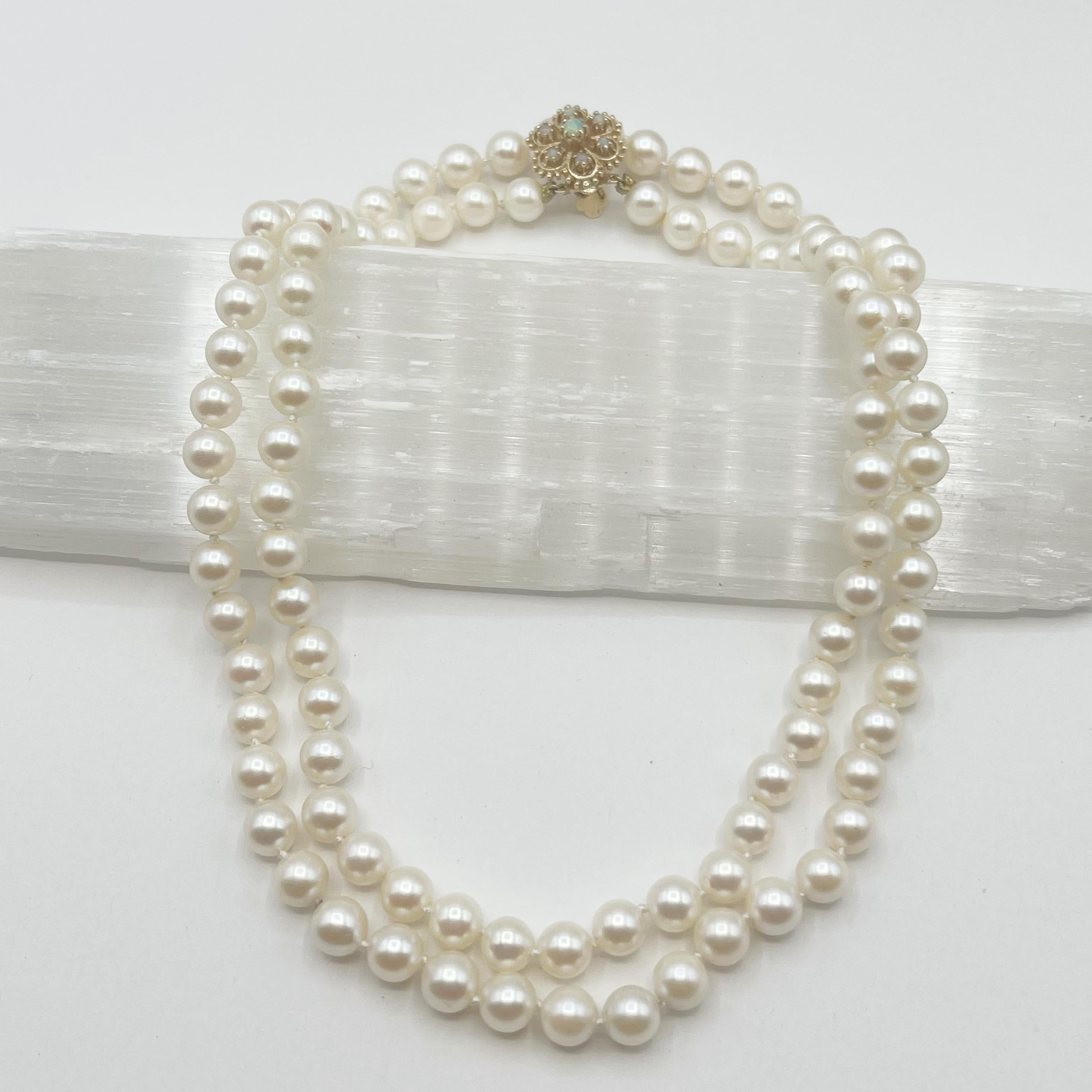 Akoya-Halskette mit umwandelbarem Verschluss, japanische weiße Perle 14 Karat und Opal (Rundschliff) im Angebot