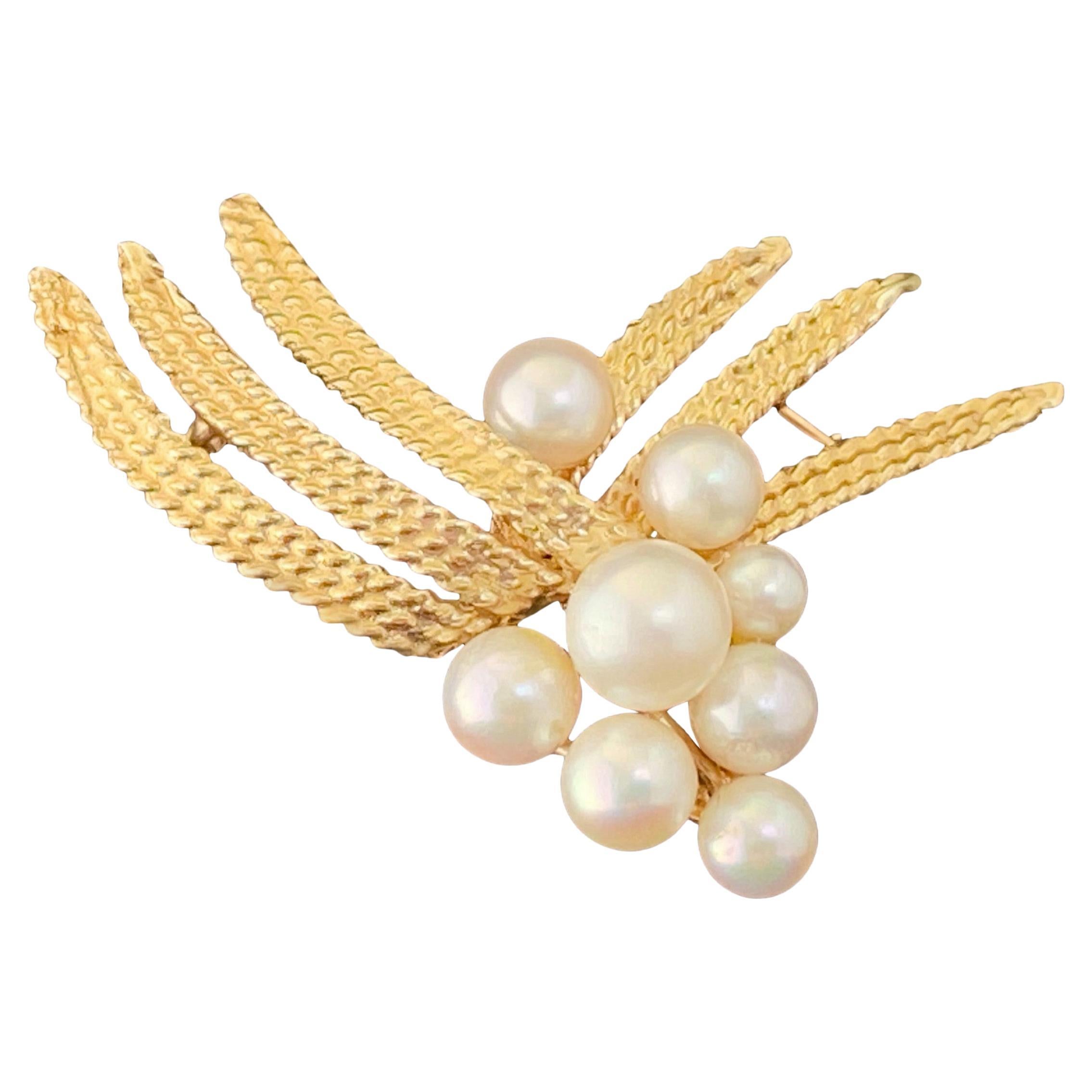 Akoya Pearl 14k Yellow Gold Grapes Leaves Foliate Vintage 1970s Brooch Pin For Sale