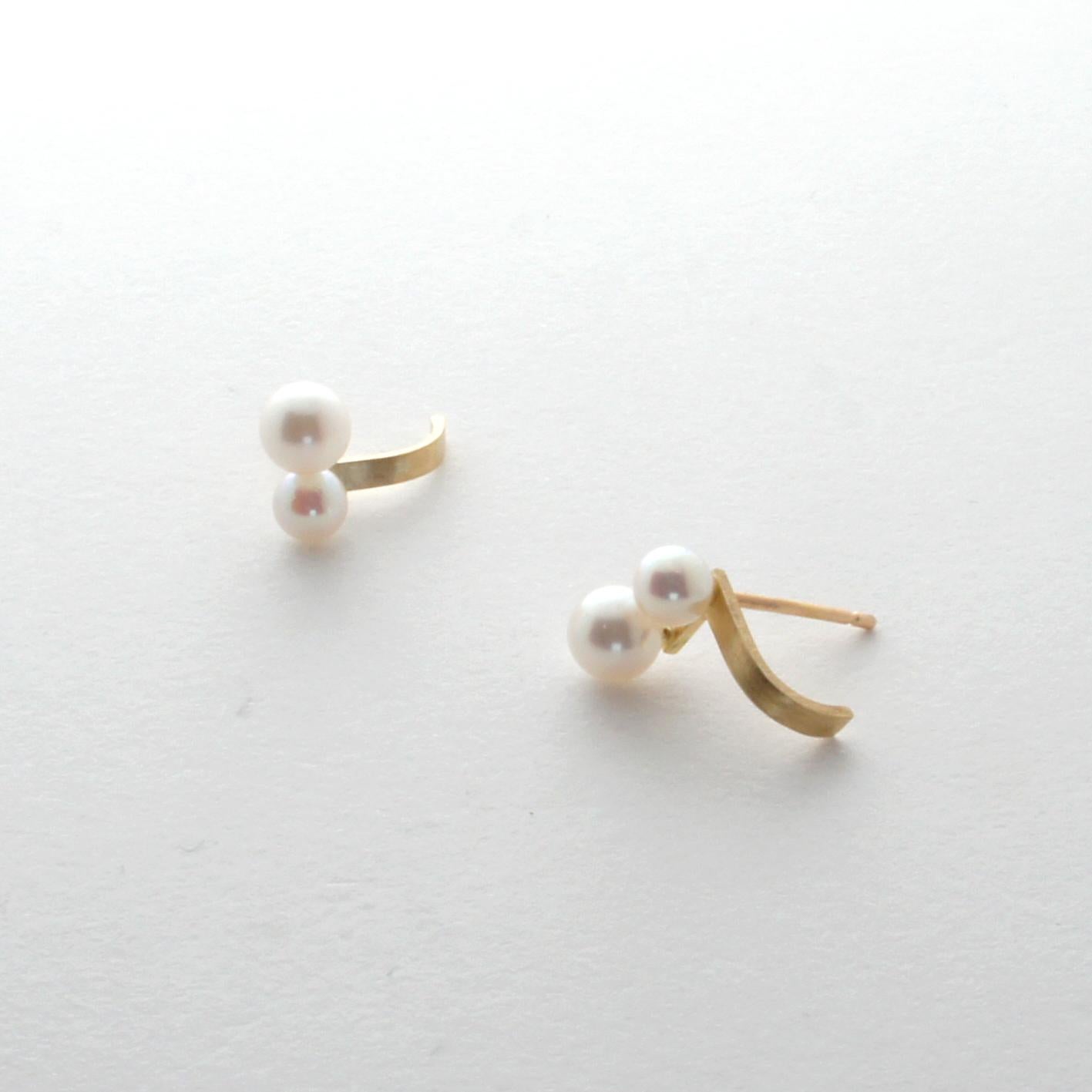 Artisan Freshwater Pearl 18-Karat Yellow Gold Curve Double Pearls Earrings For Sale