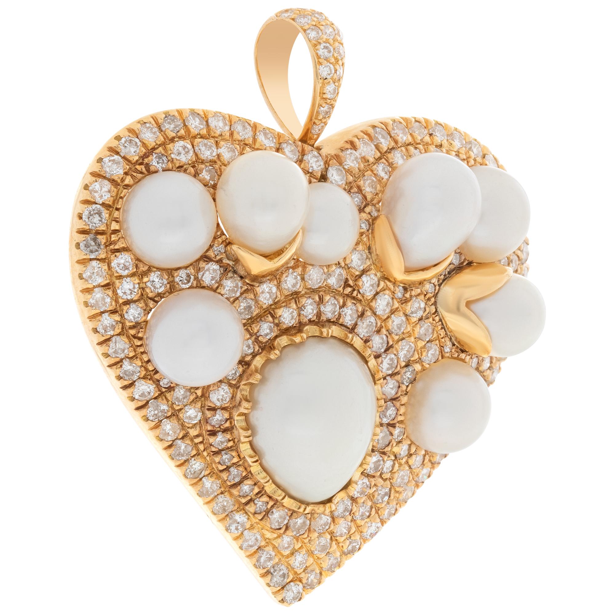 Women's Akoya Pearl and Diamonds Pendant in 18k Yellow Gold For Sale