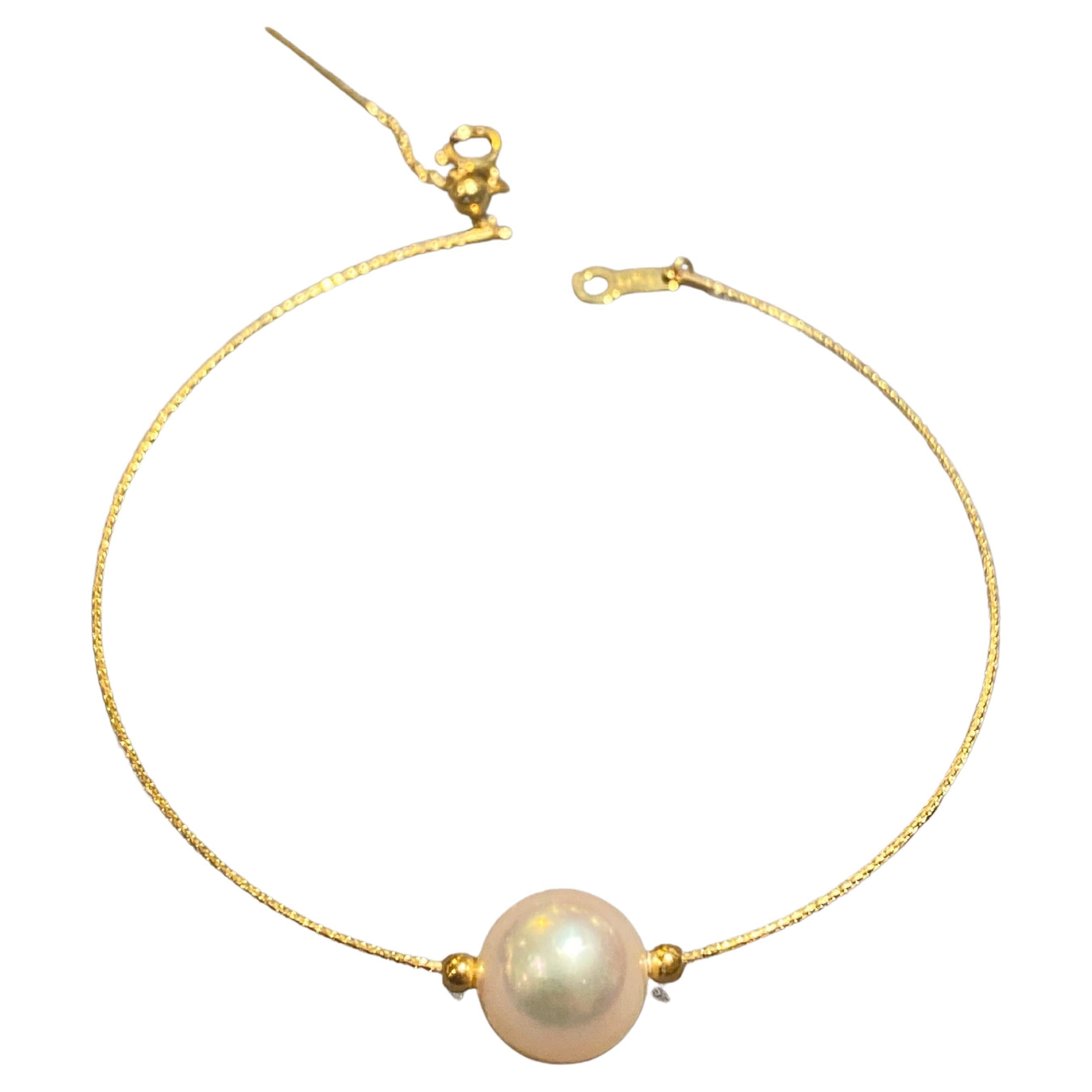 Akoya Pearl Bracelet in 18k Yellow Gold For Sale