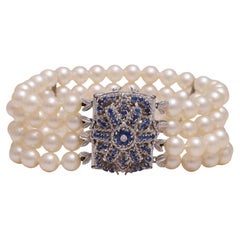Bracelet perles Akoya 18 carats Serrure en or blanc avec saphirs et un diamant