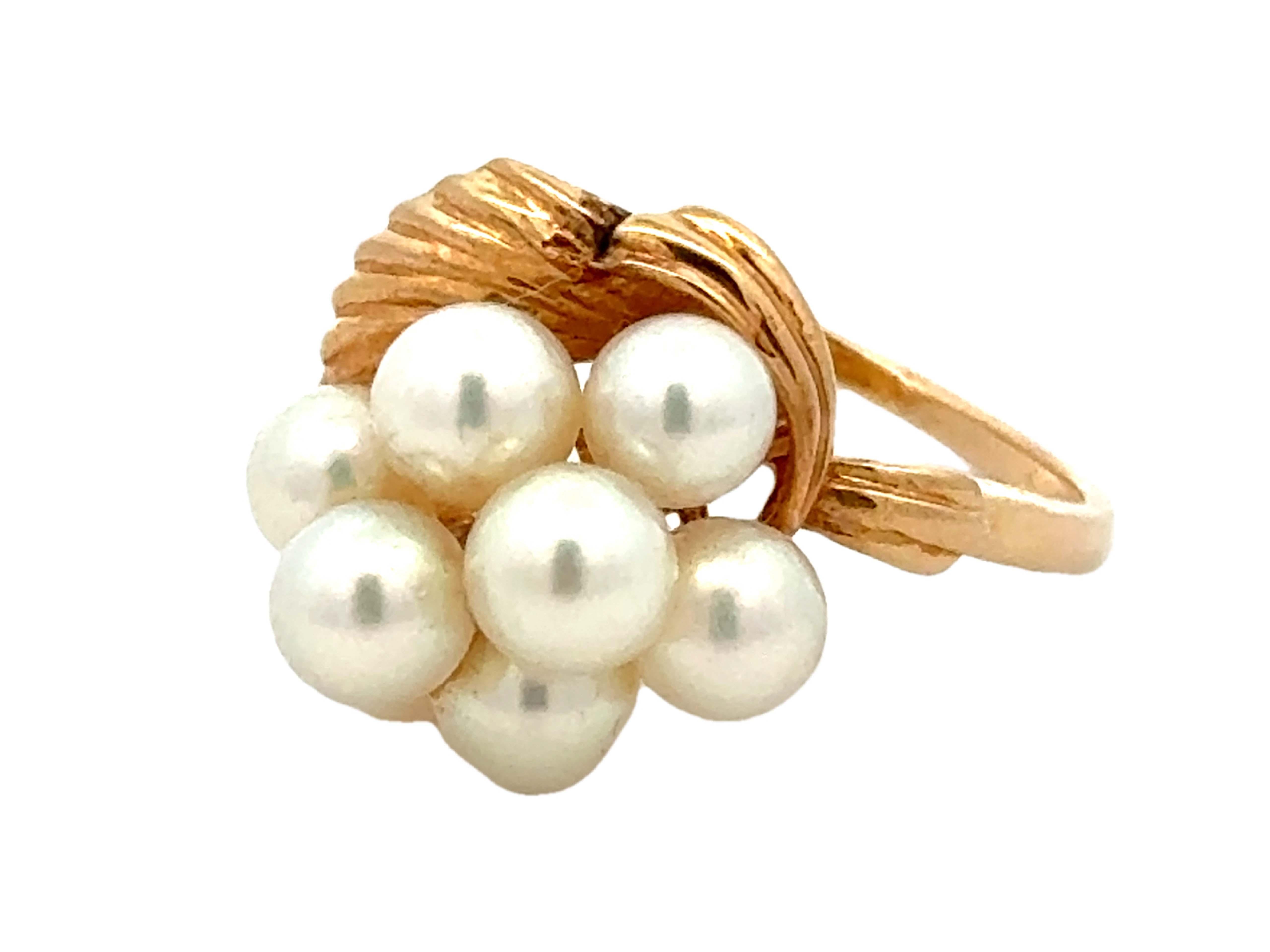 Taille ronde Akoya, bague à feuilles en grappe de perles en or jaune 14 carats en vente