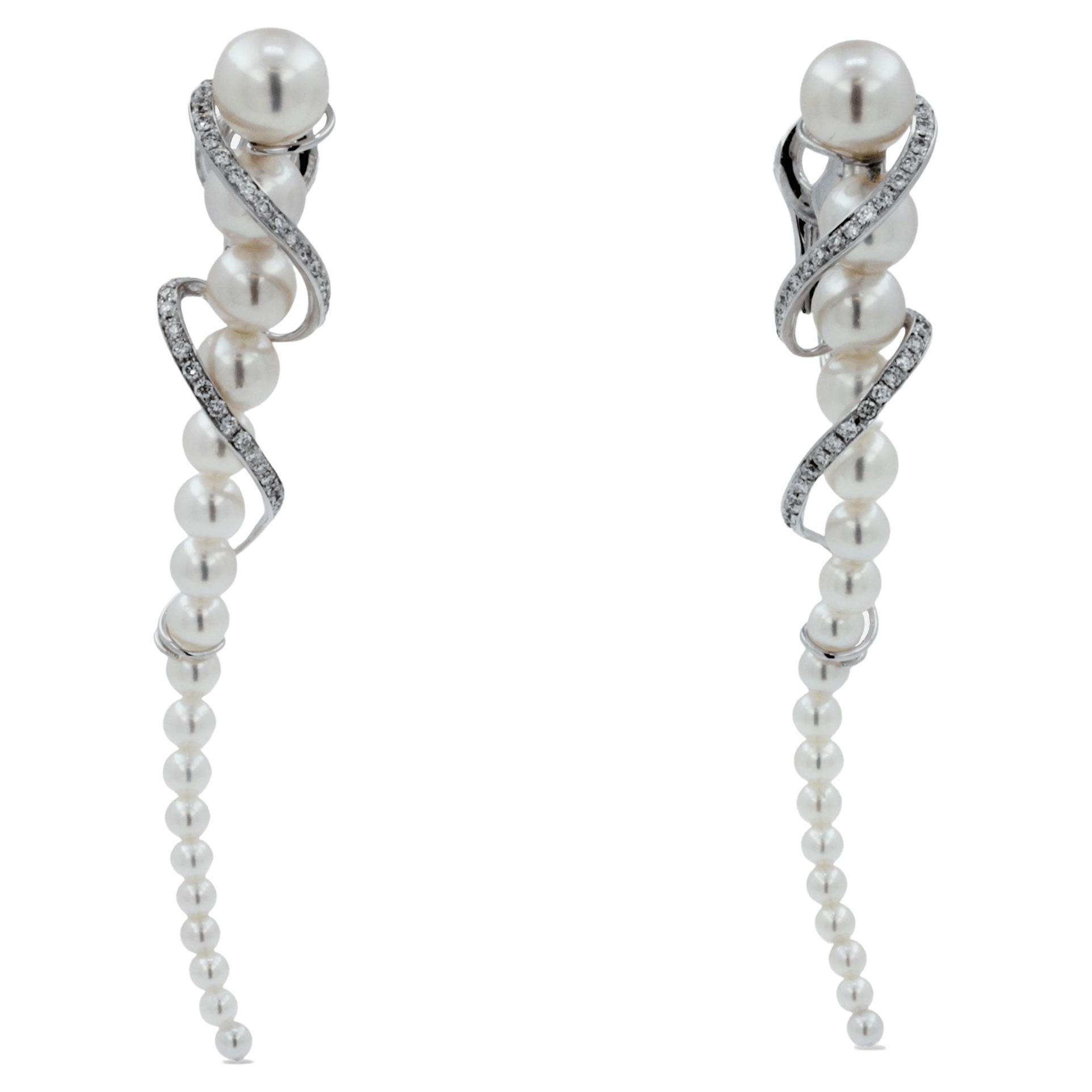 Akoya Baby-Weiße Perle Diamant Weißgold Luxus-Cocktail-Twist-Ohrringe (Ästhetizismus) im Angebot