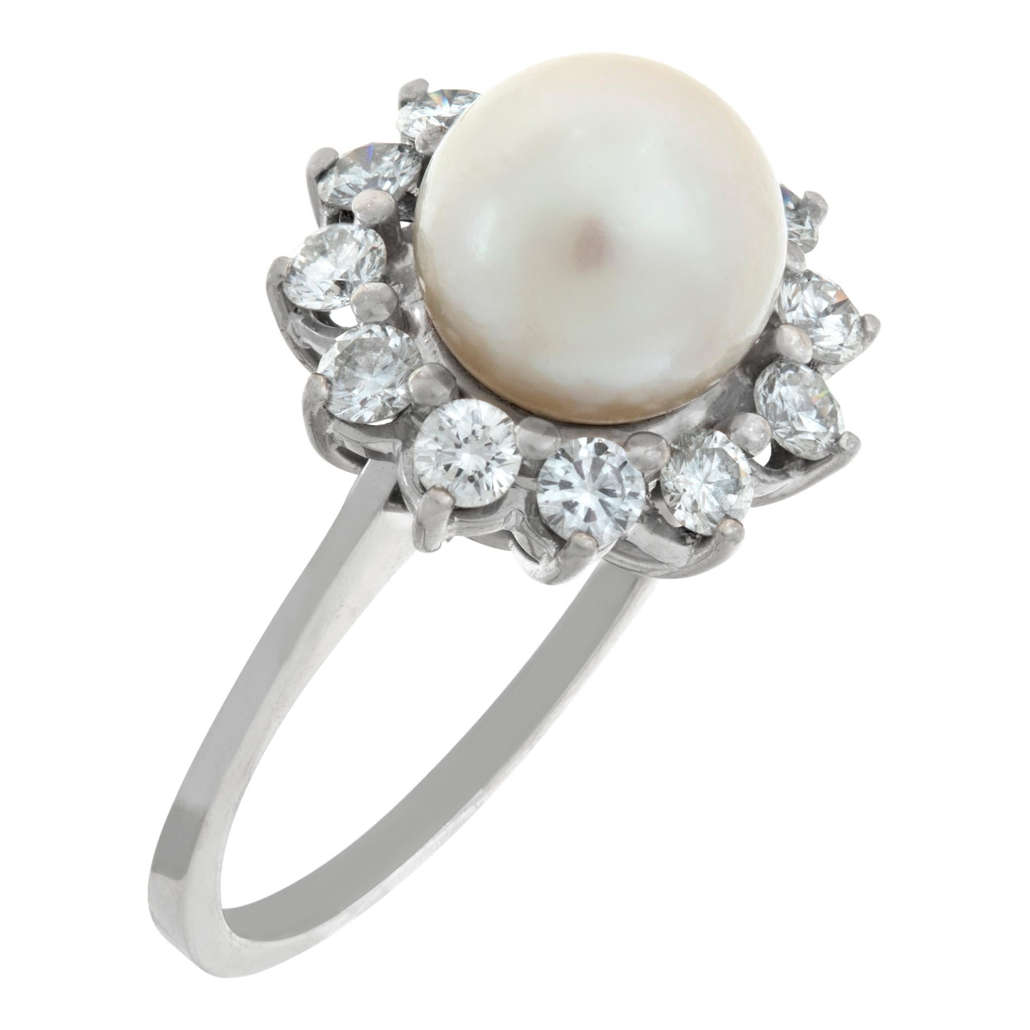 Bague Akoya en or blanc 18 carats, perles et diamants Excellent état - En vente à Surfside, FL