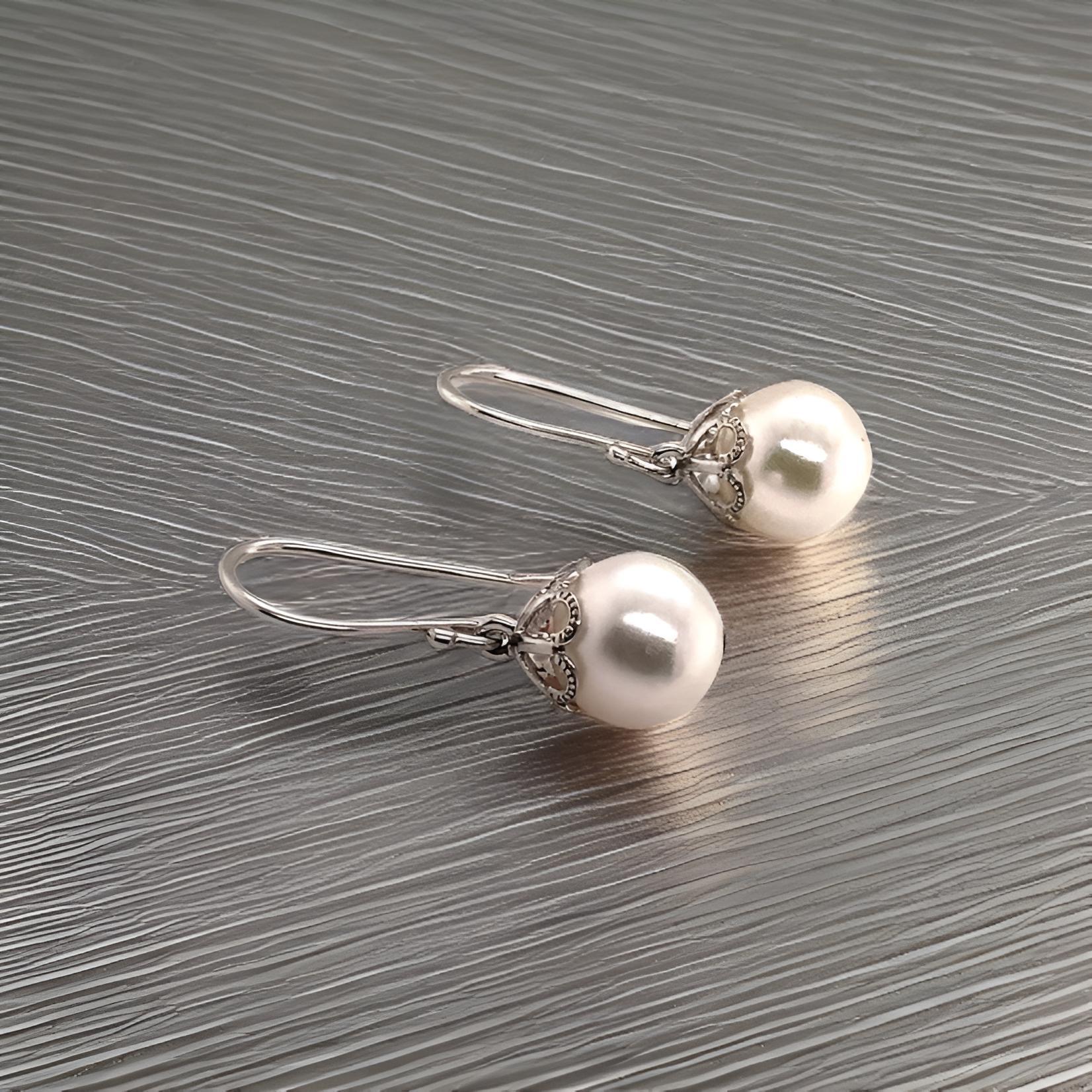 Akoya Pearl Earrings 14 Kt Yellow Gold Certified For Sale 3