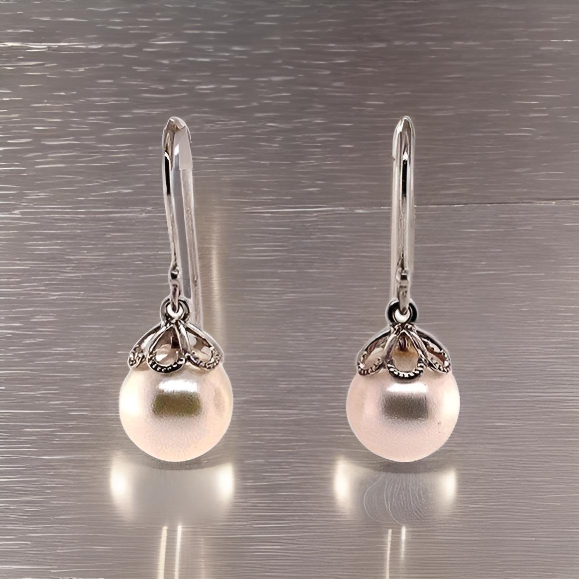 Akoya Pearl Earrings 14 Kt Yellow Gold Certified In New Condition For Sale In Brooklyn, NY