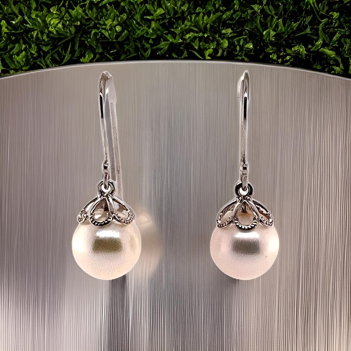 Akoya Pearl Earrings 14 Kt Yellow Gold Certified For Sale 1