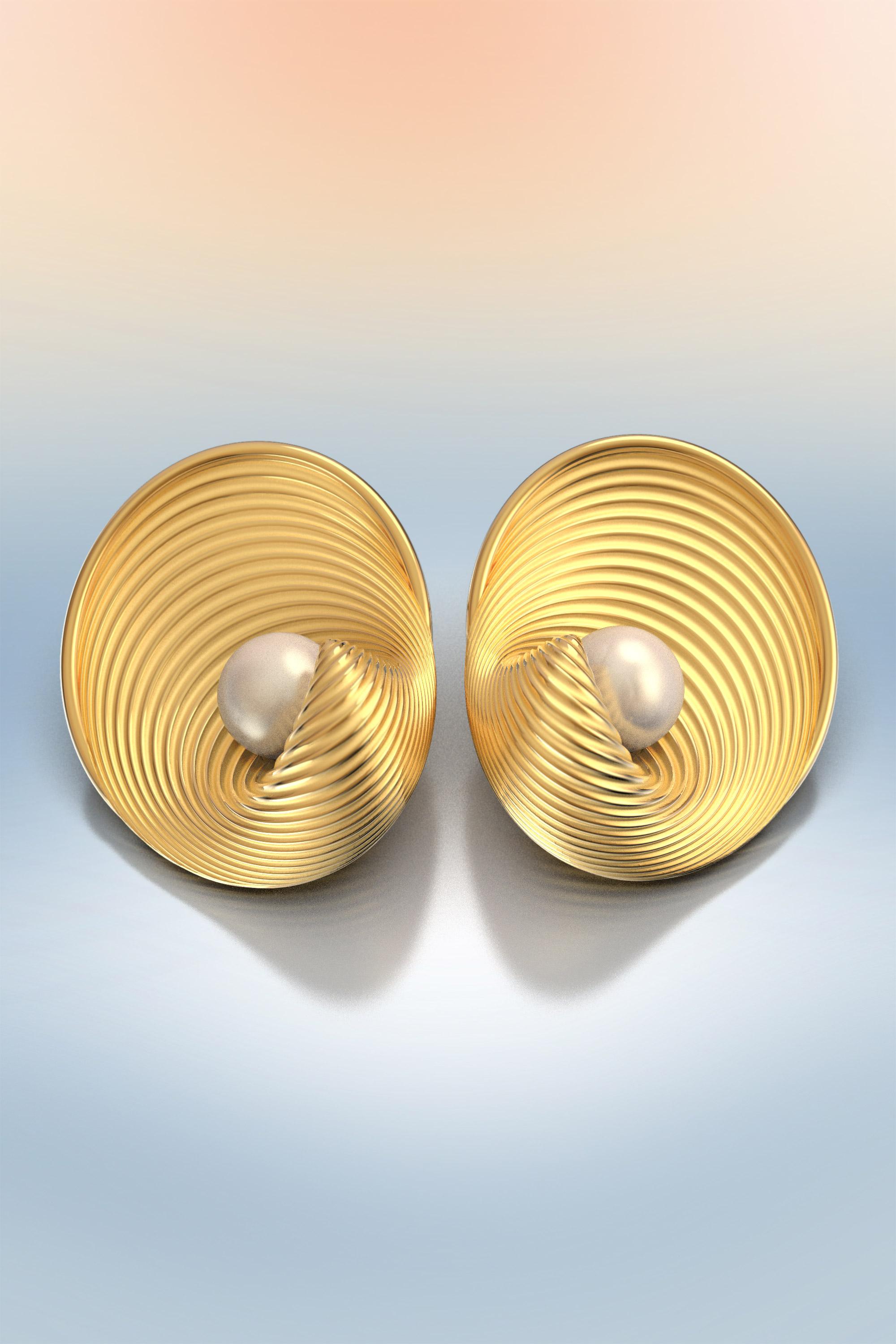 Contemporary Akoya Pearl 18k Gold Earrings Designed and Crafted in Italy  Oltremare Gioielli For Sale