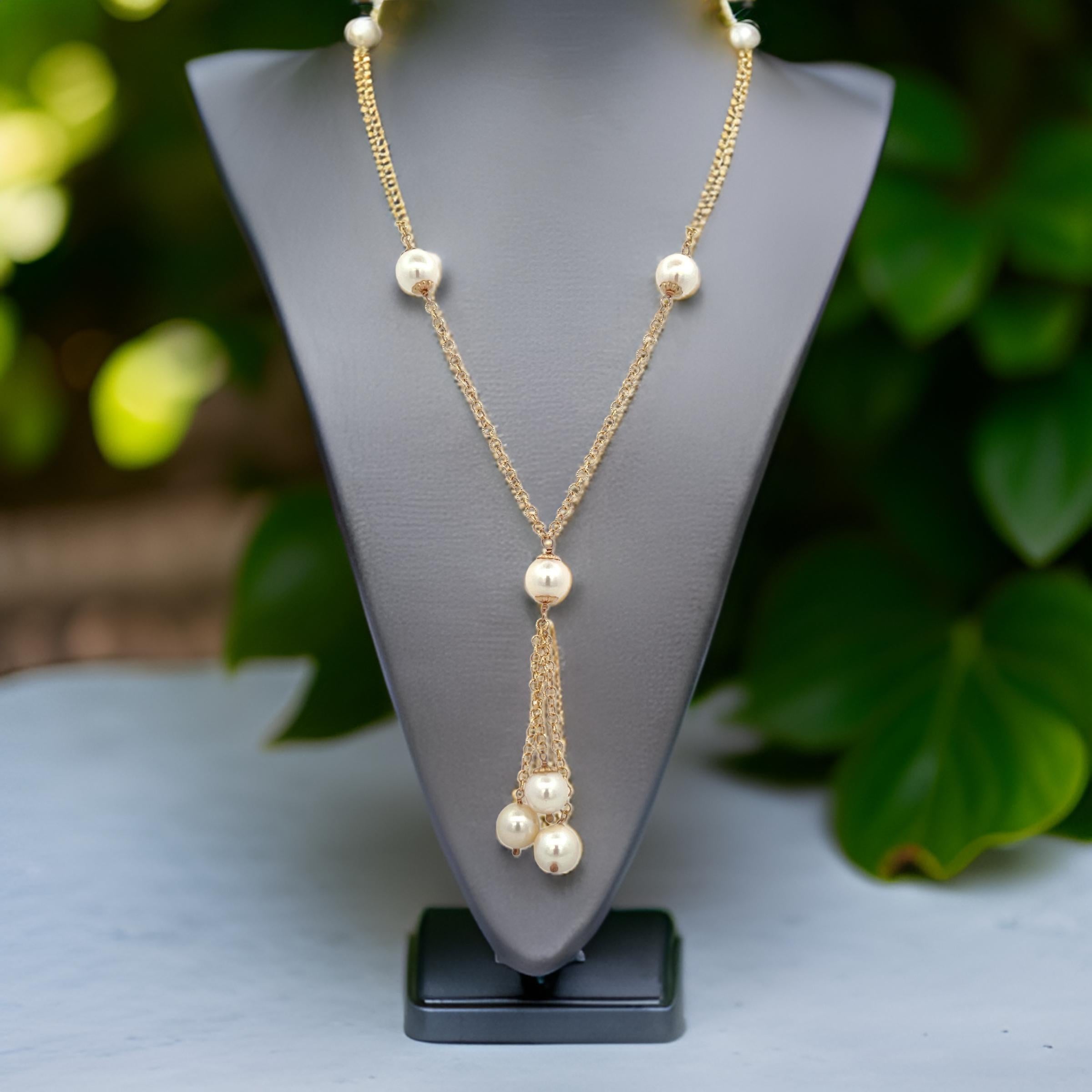 Akoya Pearl Necklace 14 Karat Gold Women Certified For Sale 11