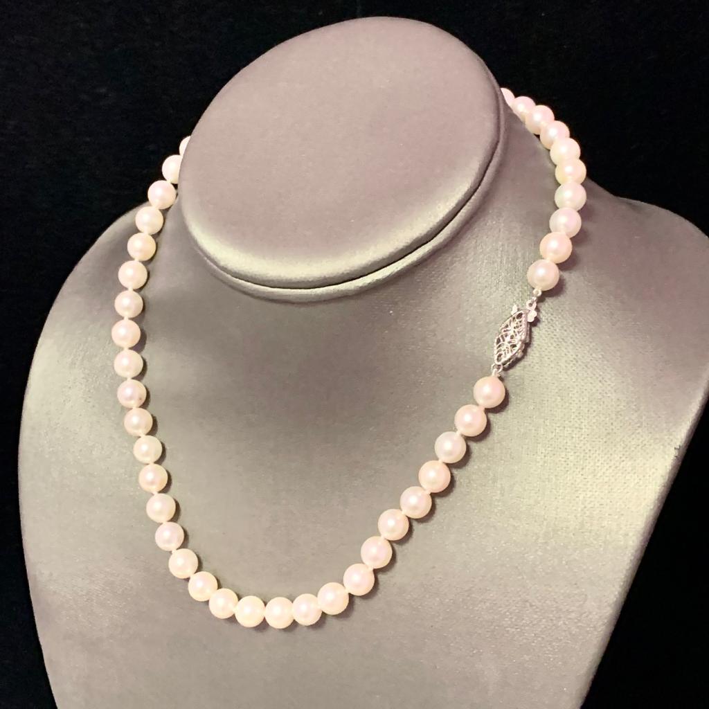 Round Cut Akoya Pearl Necklace 14 Karat White Gold 7.5 mm Certified For Sale