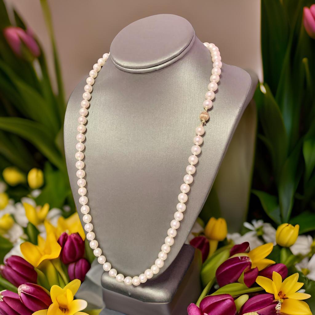 Akoya Pearl Necklace 14 Karat Yellow Gold Certified For Sale 3