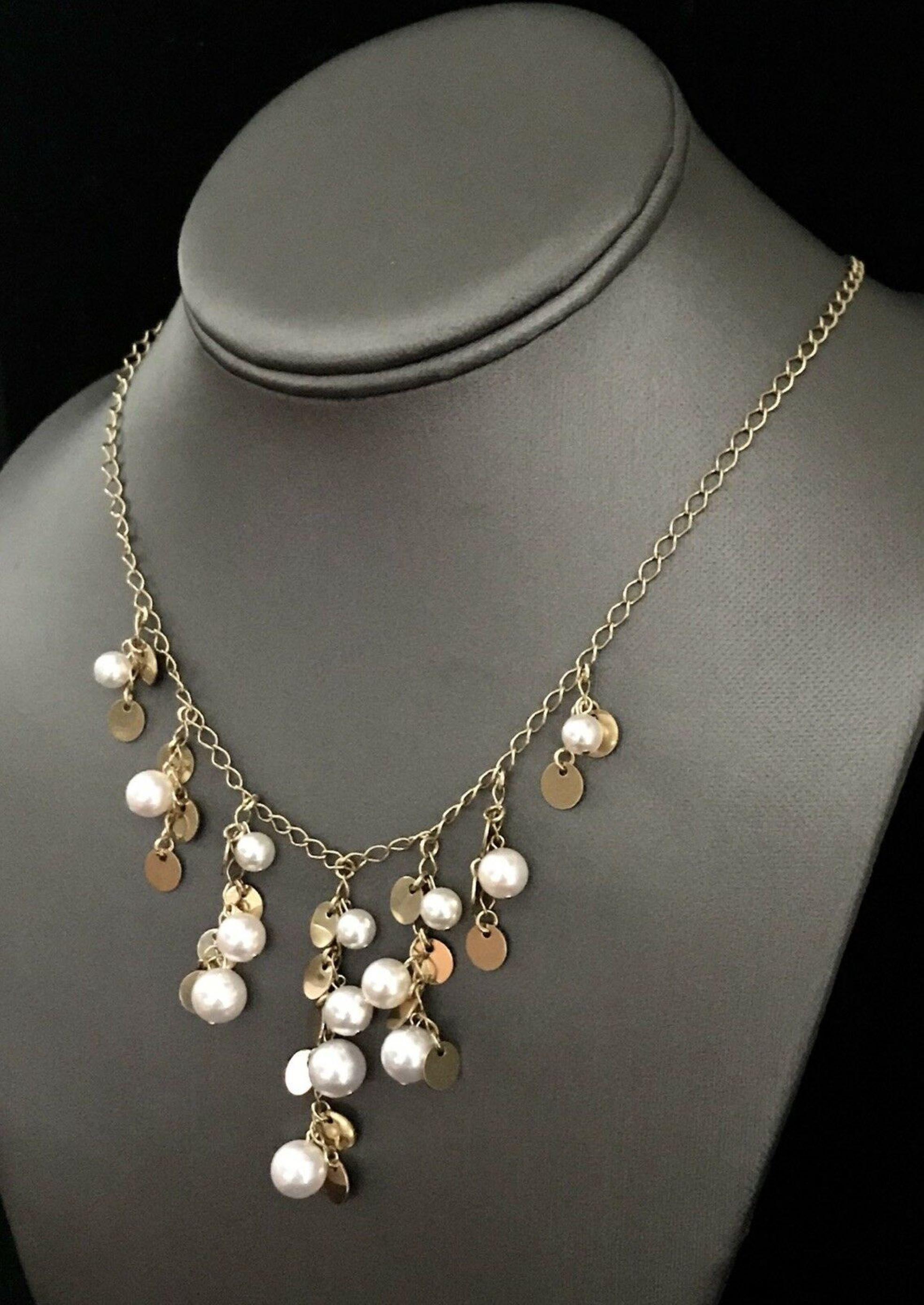 Fine Quality Akoya Pearl Necklace 14k Gold 8 mm 17