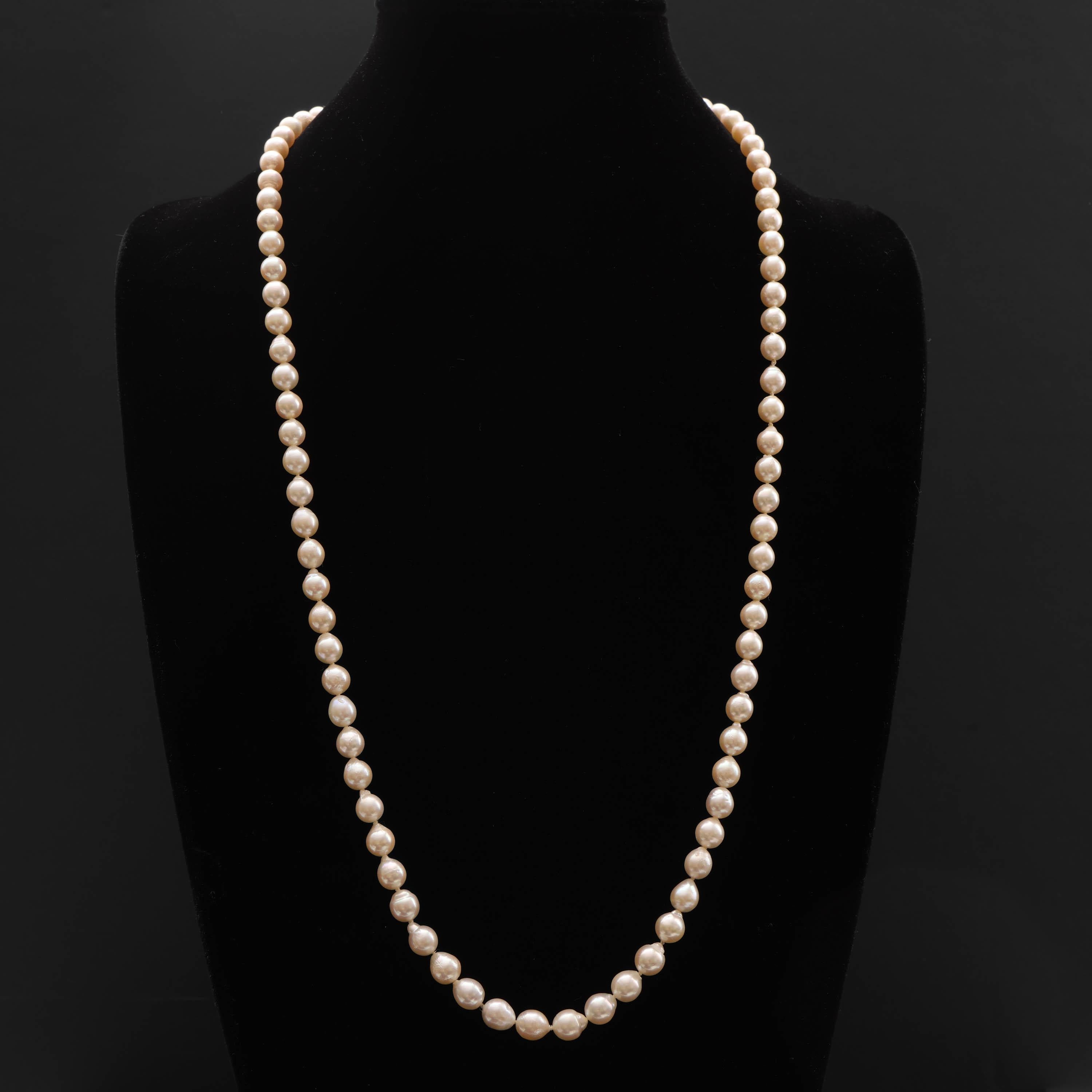 Women's or Men's Akoya Pearl Necklace Vintage 1970s Ming's For Sale