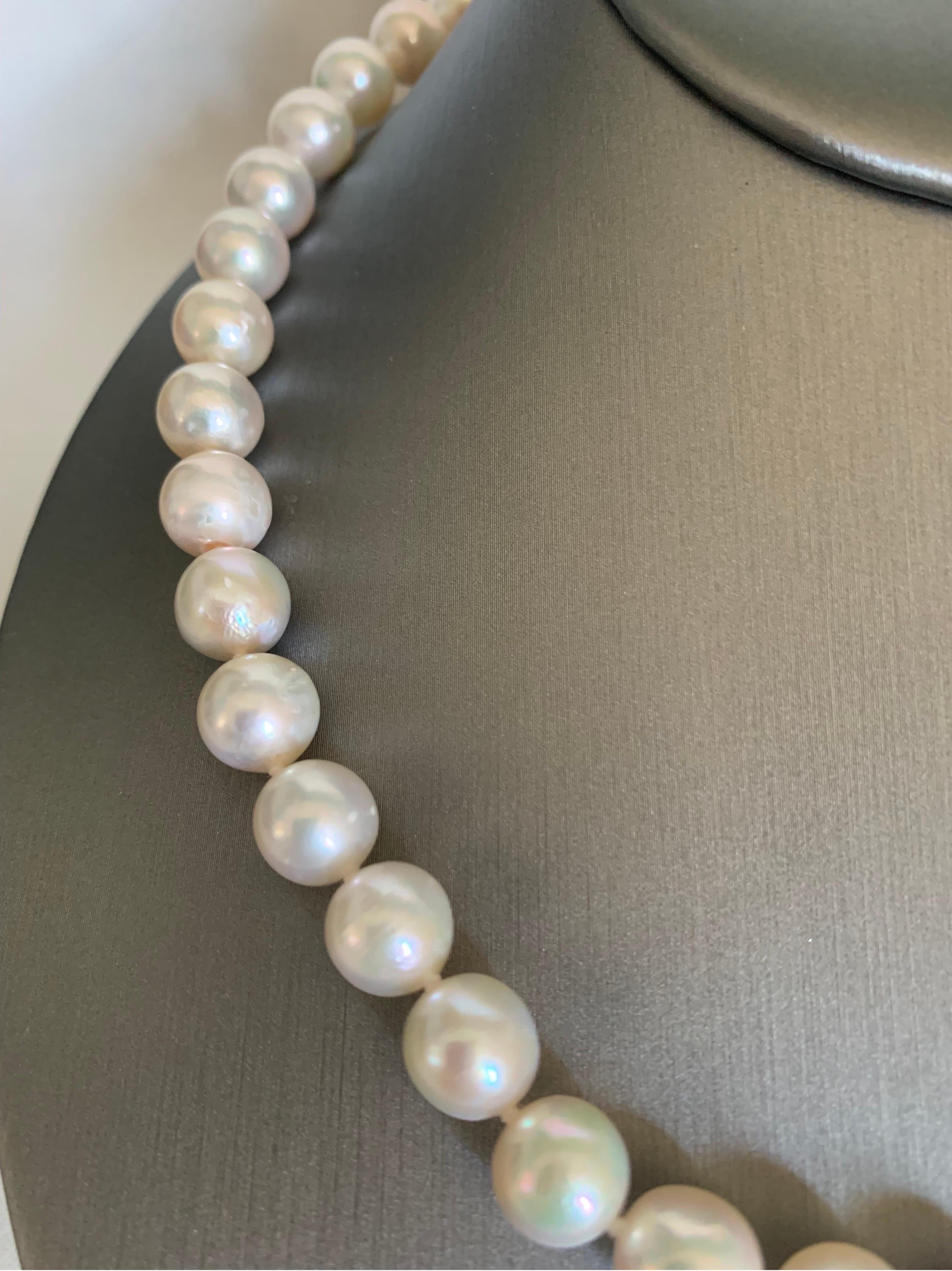 Akoya Pearl Necklace with White Gold Clasp In New Condition For Sale In Trumbull, CT