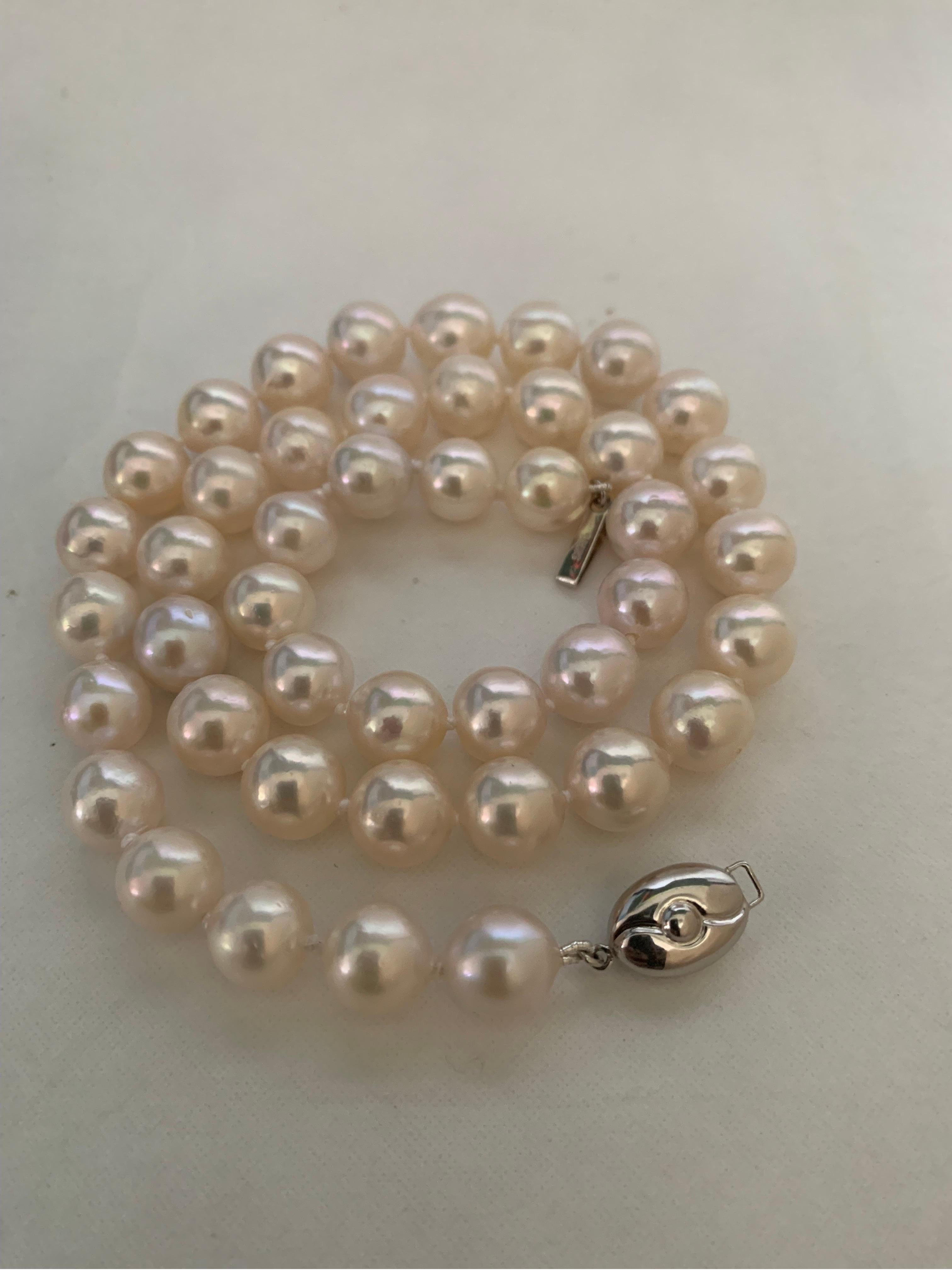 Akoya Pearl Necklace with White Gold Clasp For Sale 1