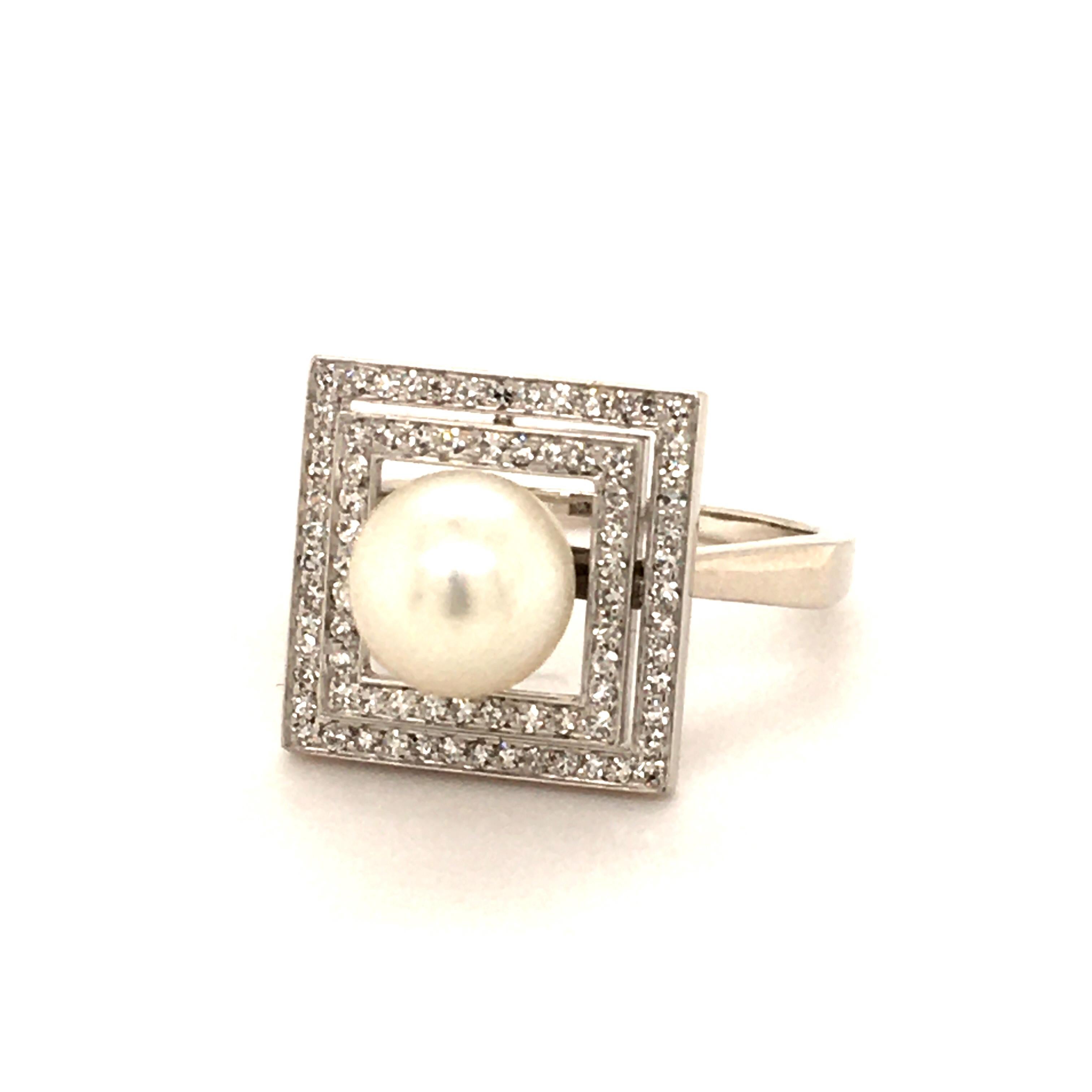 Modern Akoya-Pearl Ring with Diamonds in White Gold