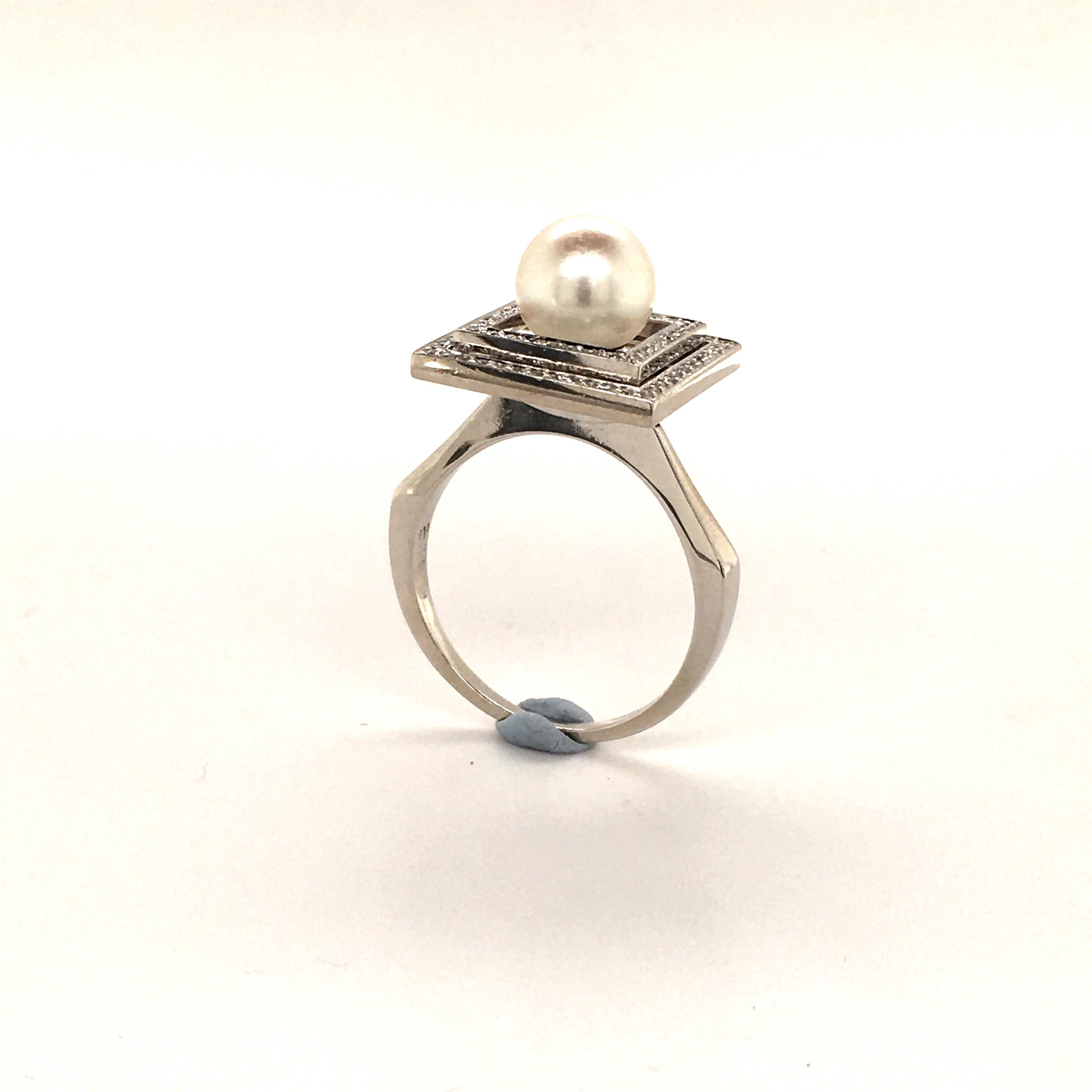Akoya-Pearl Ring with Diamonds in White Gold 1