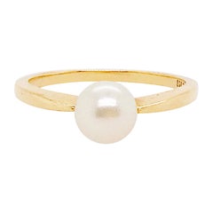 Akoya Pearl Solitaire Ring with Genuine Round Akoya Pearl in 14 Karat Gold