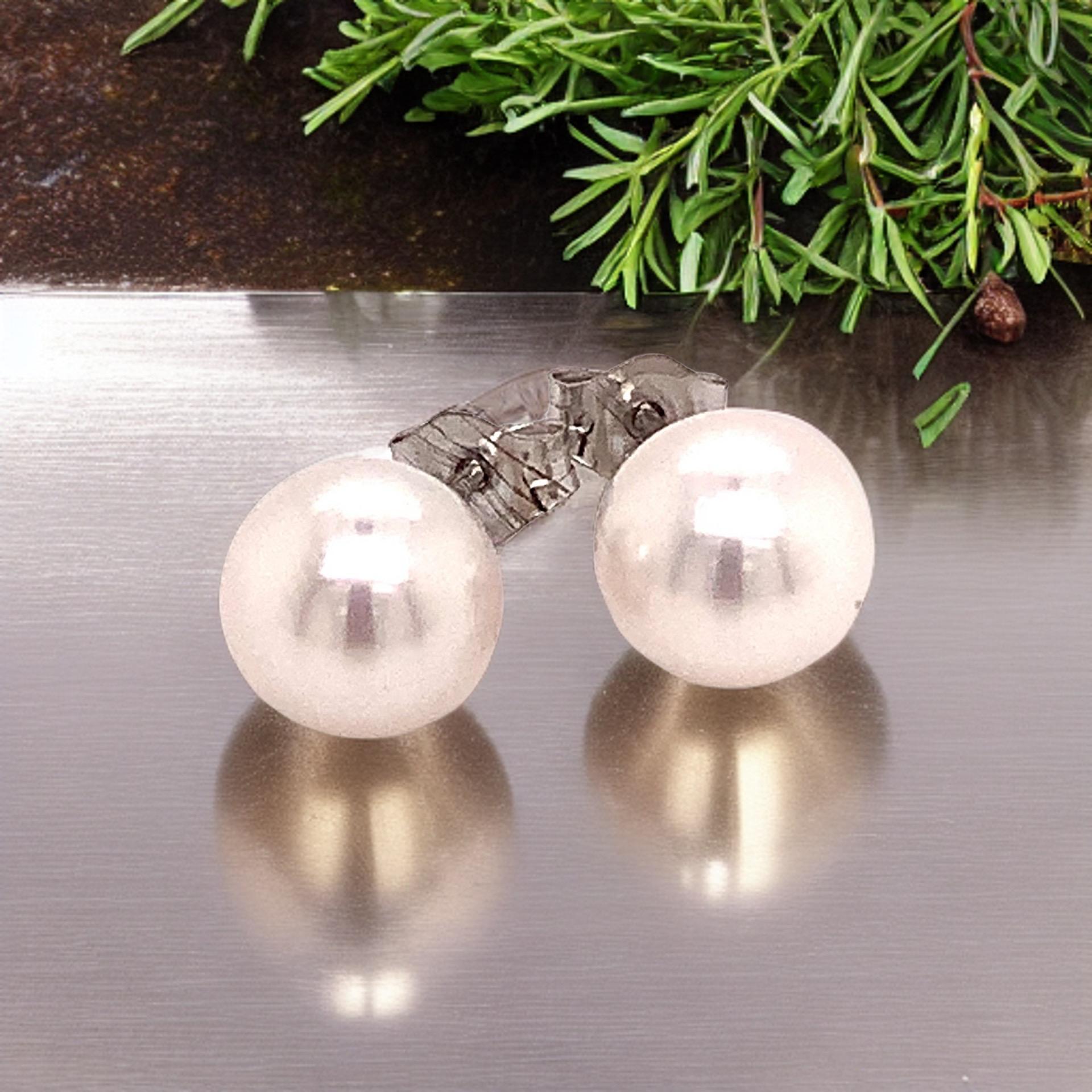 Akoya Pearl Stud Earrings 14k White Gold Certified In New Condition For Sale In Brooklyn, NY