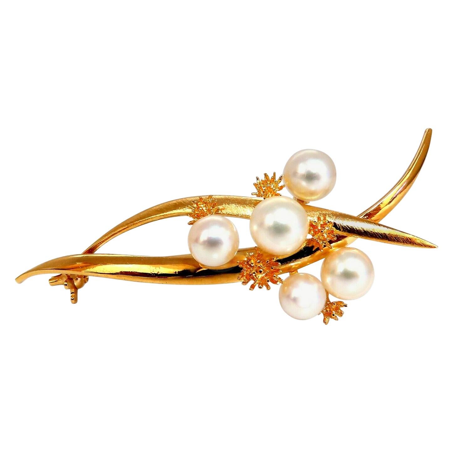 Akoya Pearls 14 Karat Gold Pin For Sale