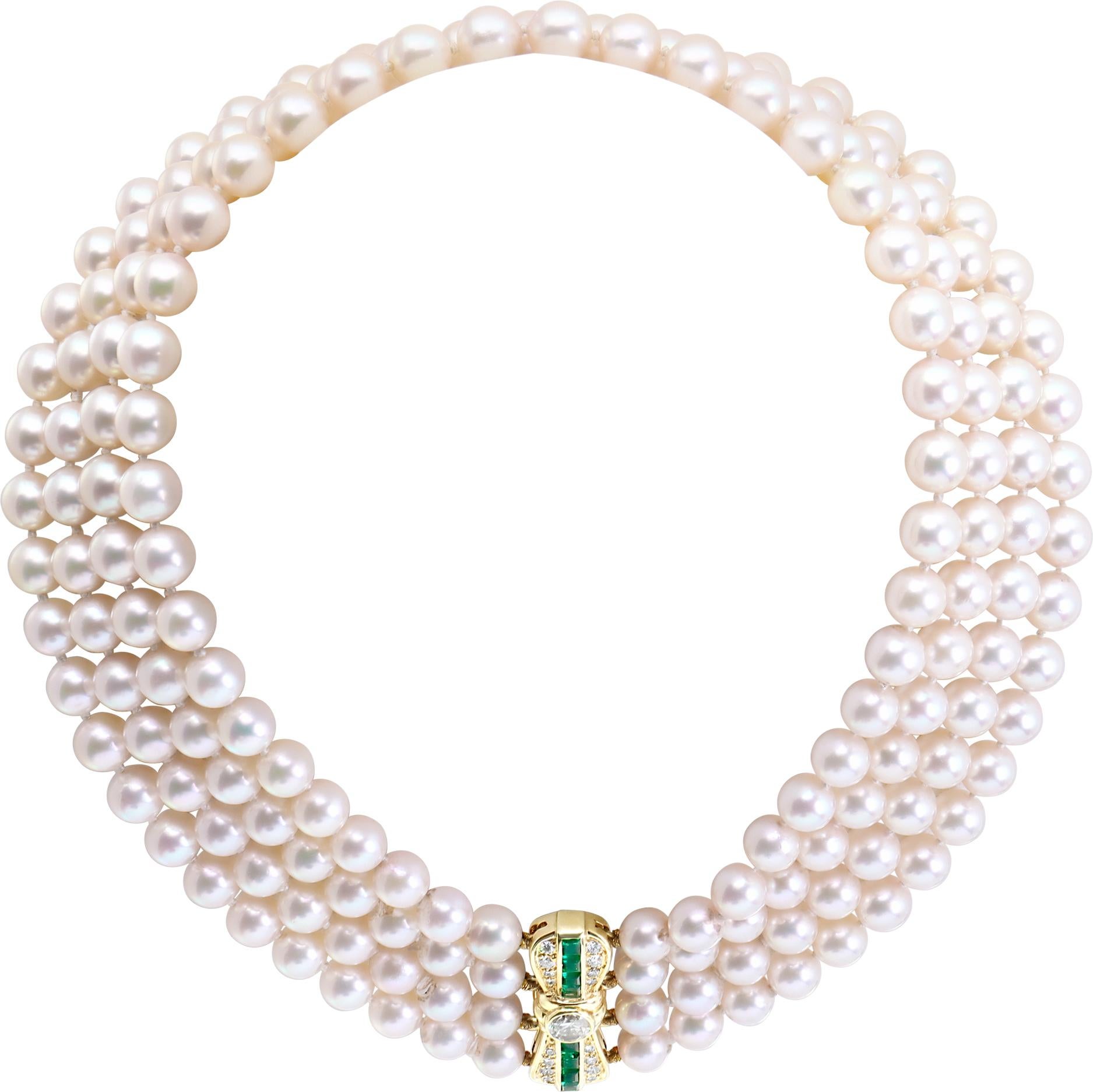 Akoya pearls (7.5 x 8mm) necklace with diamond clasp In Excellent Condition For Sale In Surfside, FL