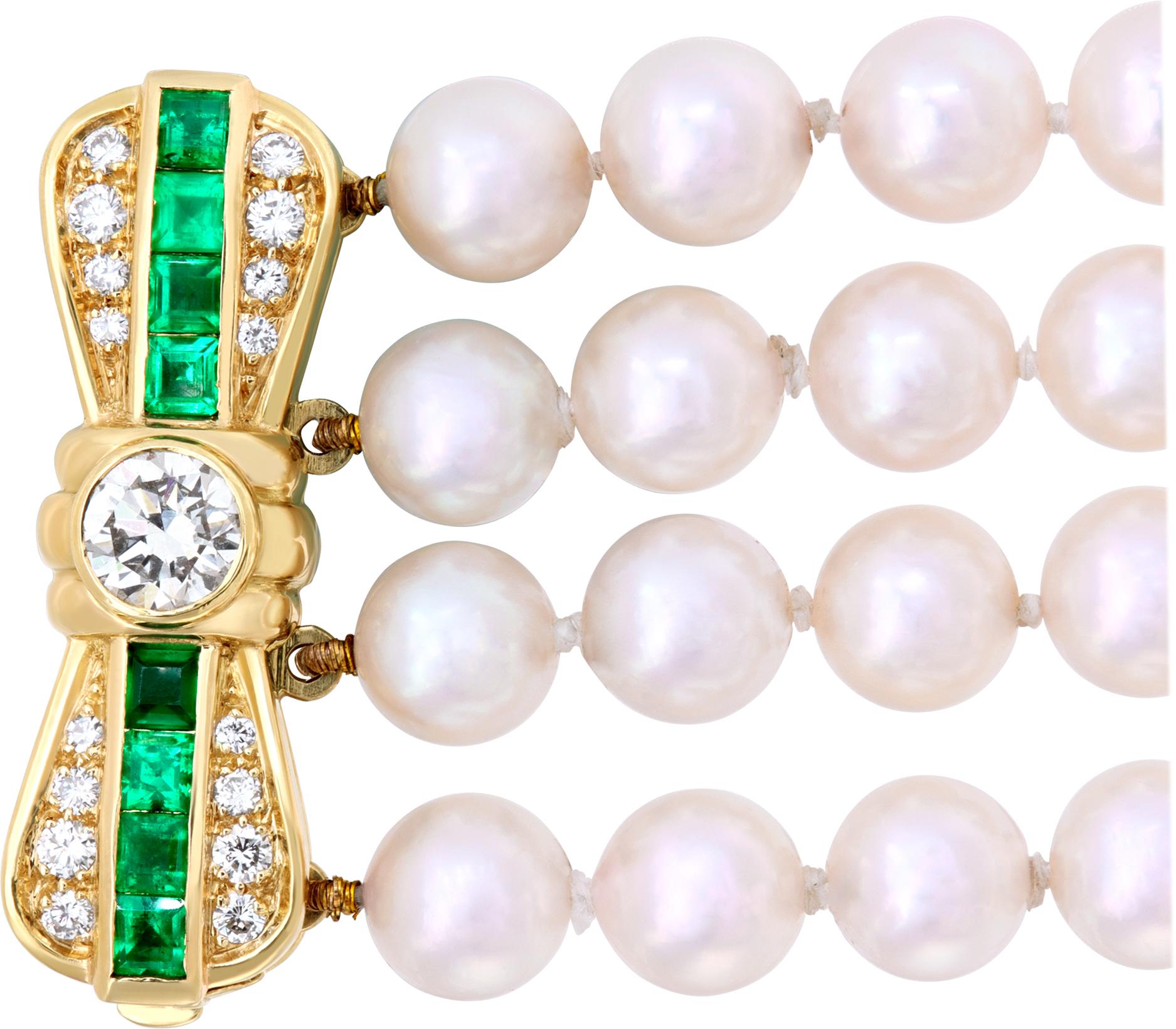 Akoya pearls (7.5 x 8mm) necklace with diamond clasp For Sale 1