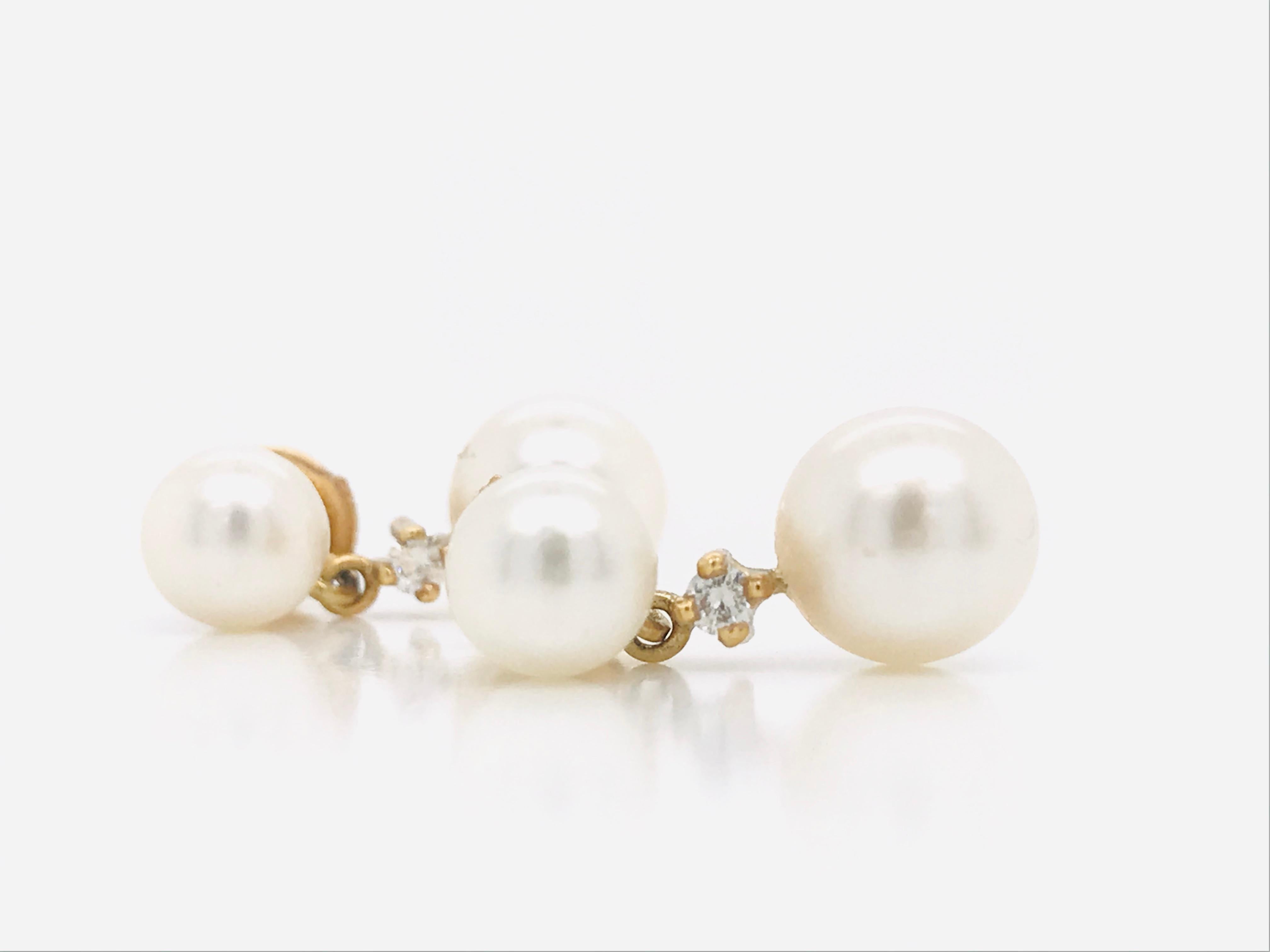 Women's or Men's Akoya Pearls and Diamonds on Yellow Gold 18 Karat Stud Earrings