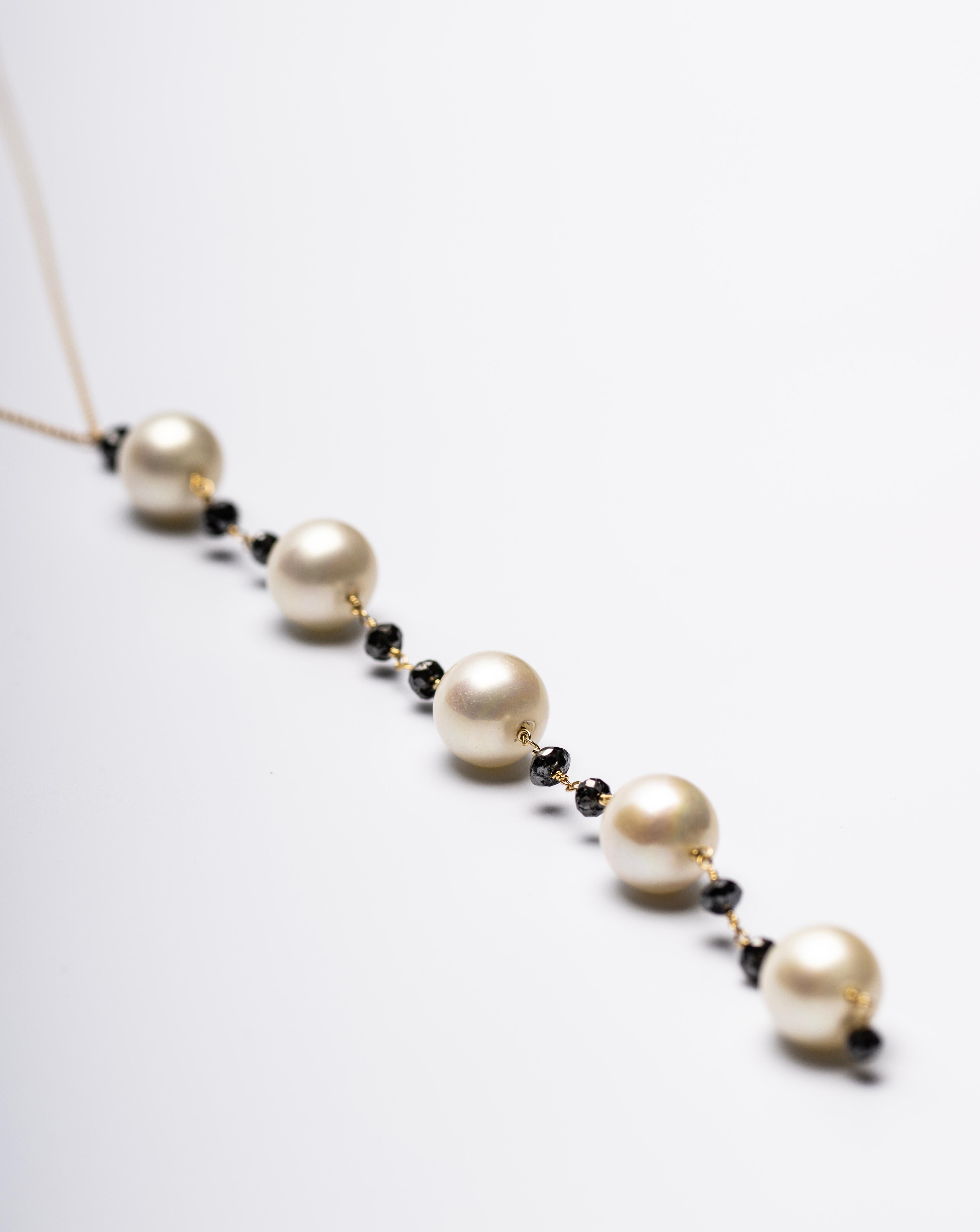 Akoya Pearls & Black Diamonds Drop Necklace in 18K Yellow Gold For Sale 1