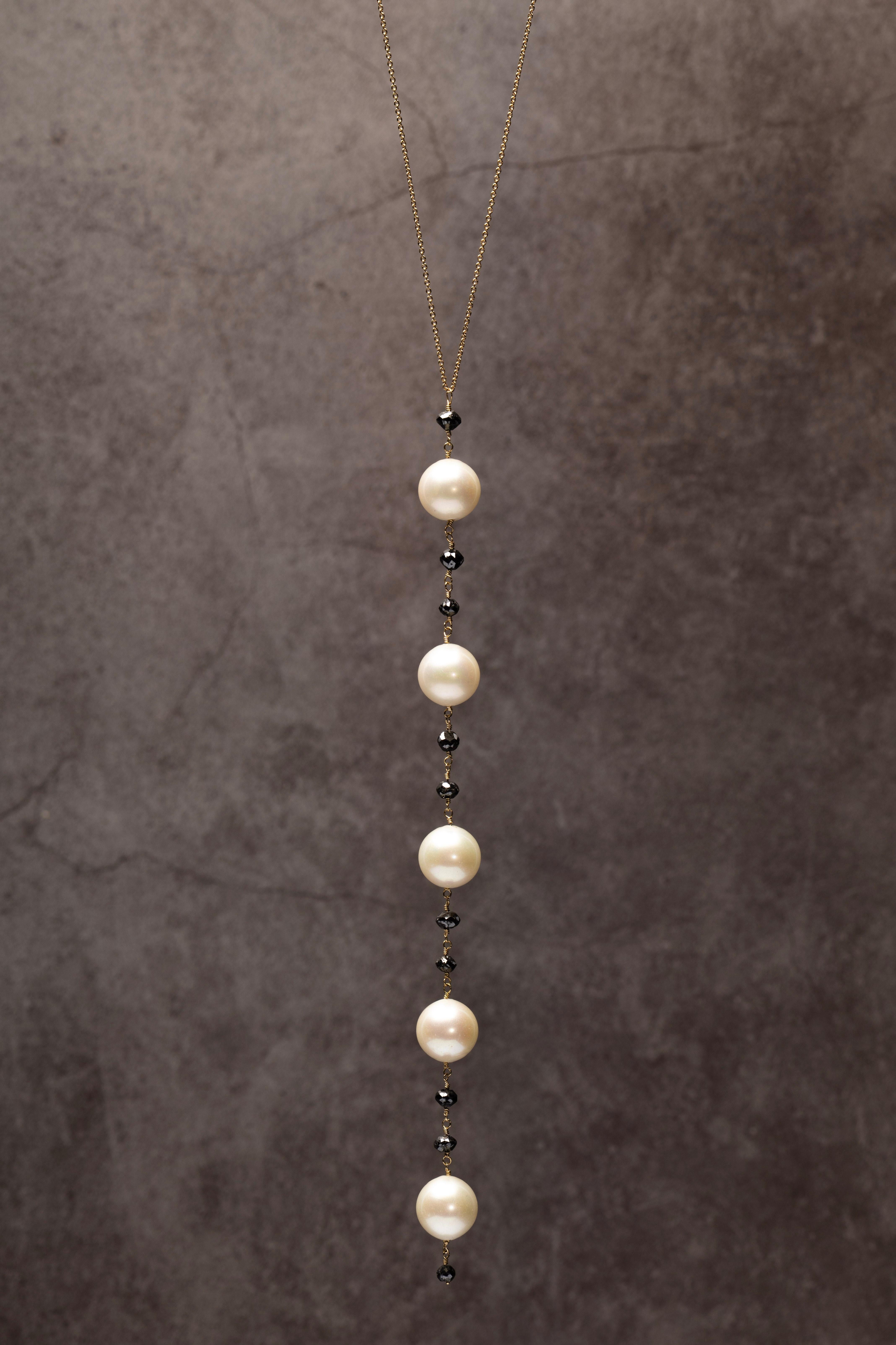Akoya Pearls & Black Diamonds Drop Necklace in 18K Yellow Gold For Sale 2