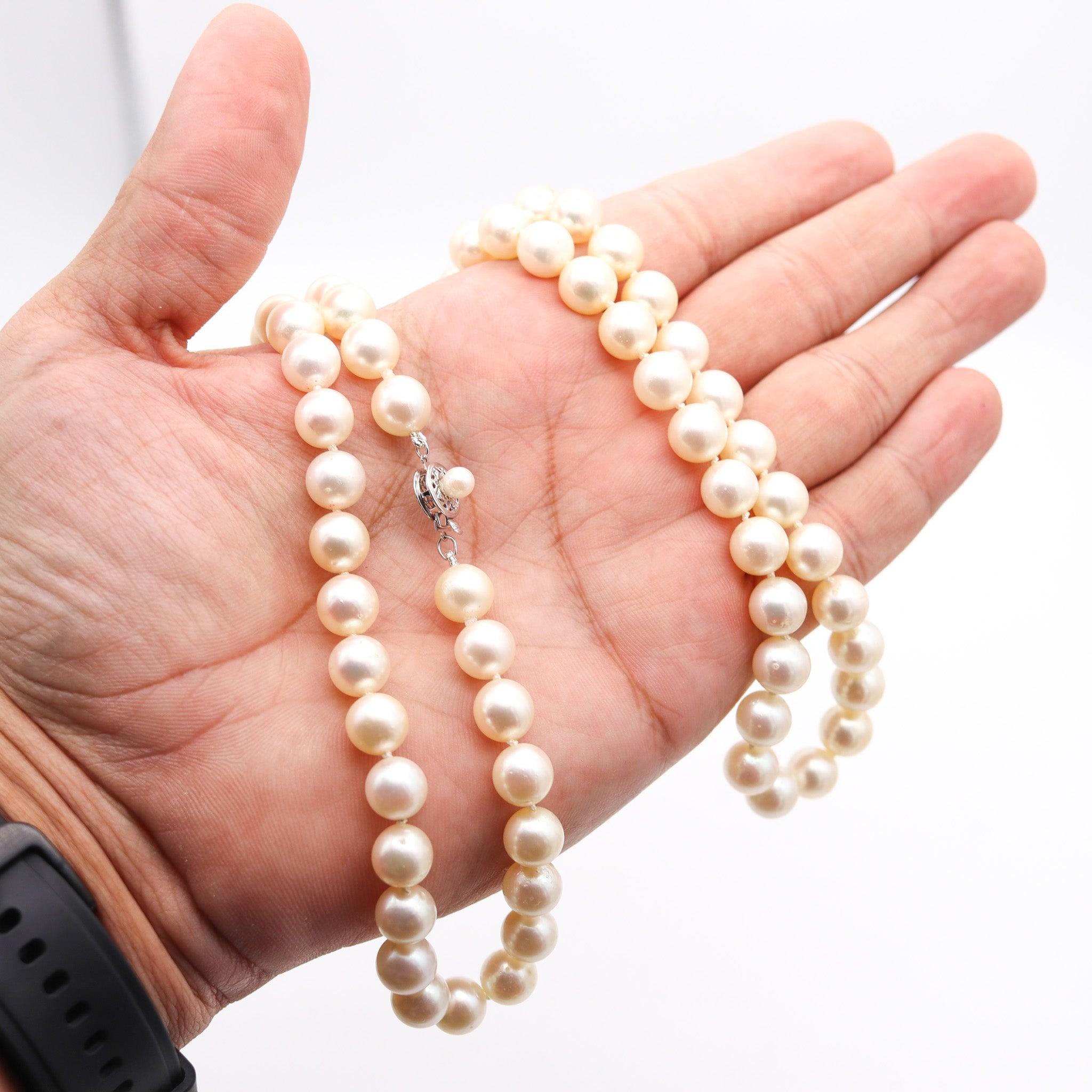 AKOYA PEARLS Long Pearls Necklace With 18Kt White Gold Spherical Lock For Sale 1