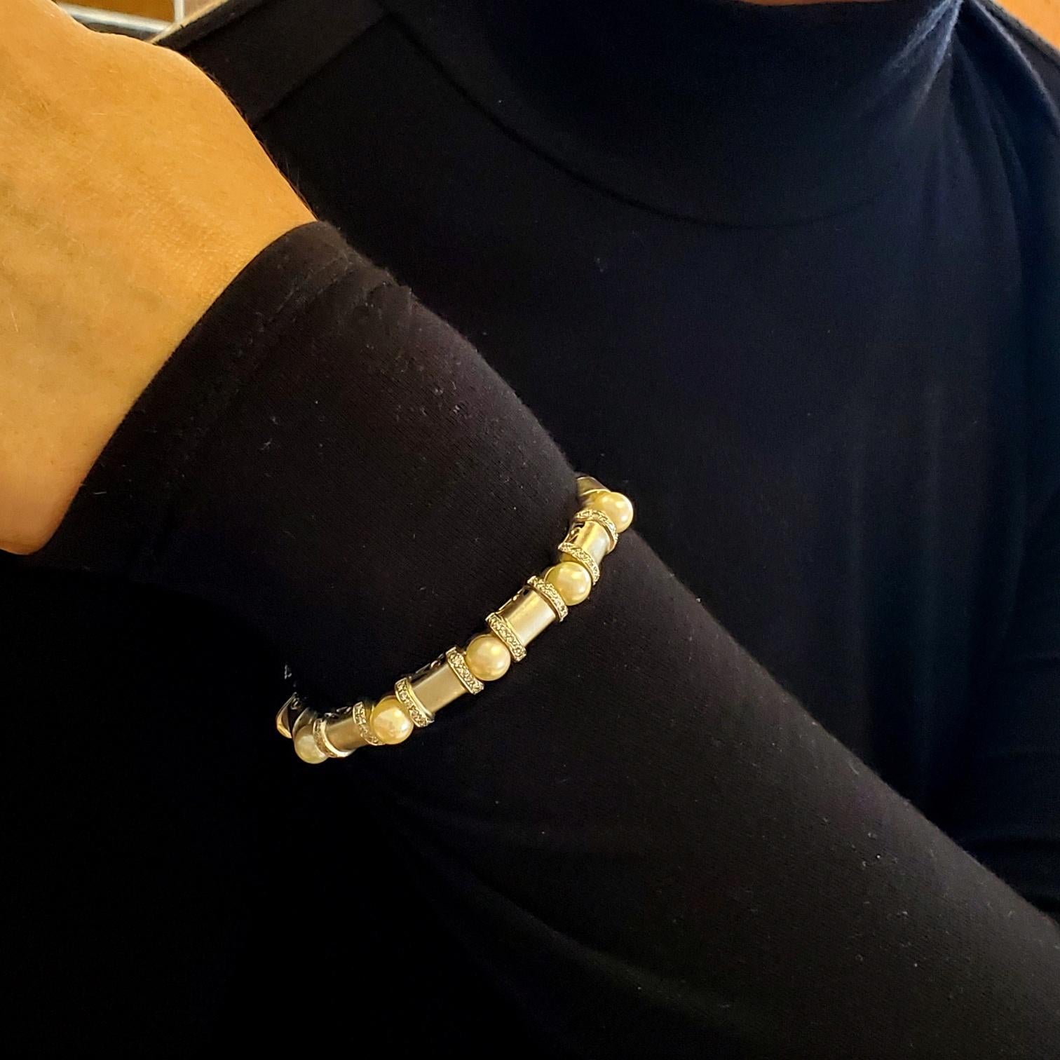 Akoya Pearls Modern Bangle Bracelet in 14 Kt White Gold with VS Diamonds For Sale 4