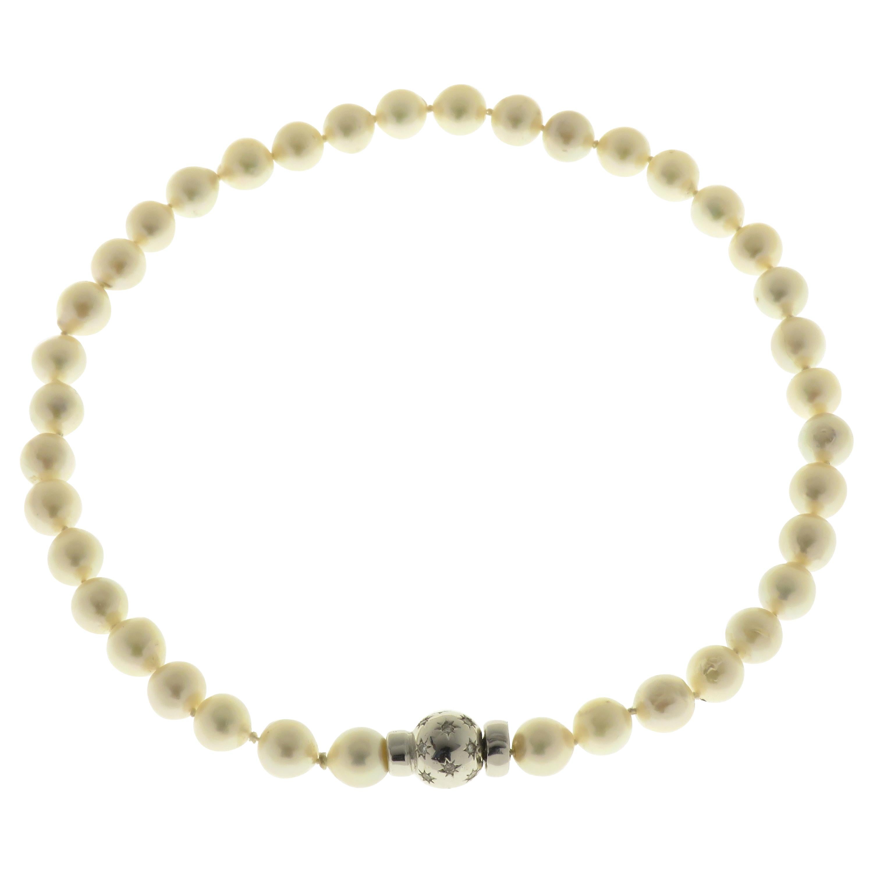 Akoya Pearls White Diamonds 18 Karat White Gold Necklace Handcrafted in Italy