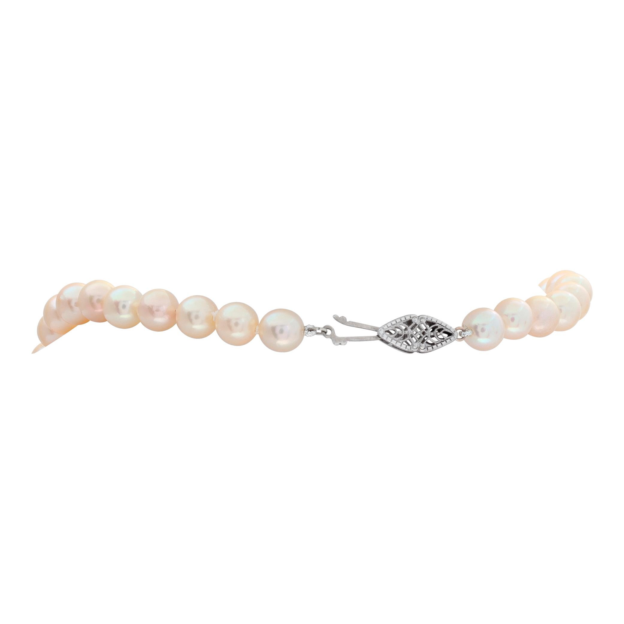 Women's Akoya pearls with pink golden hues with sterling silver clasp For Sale