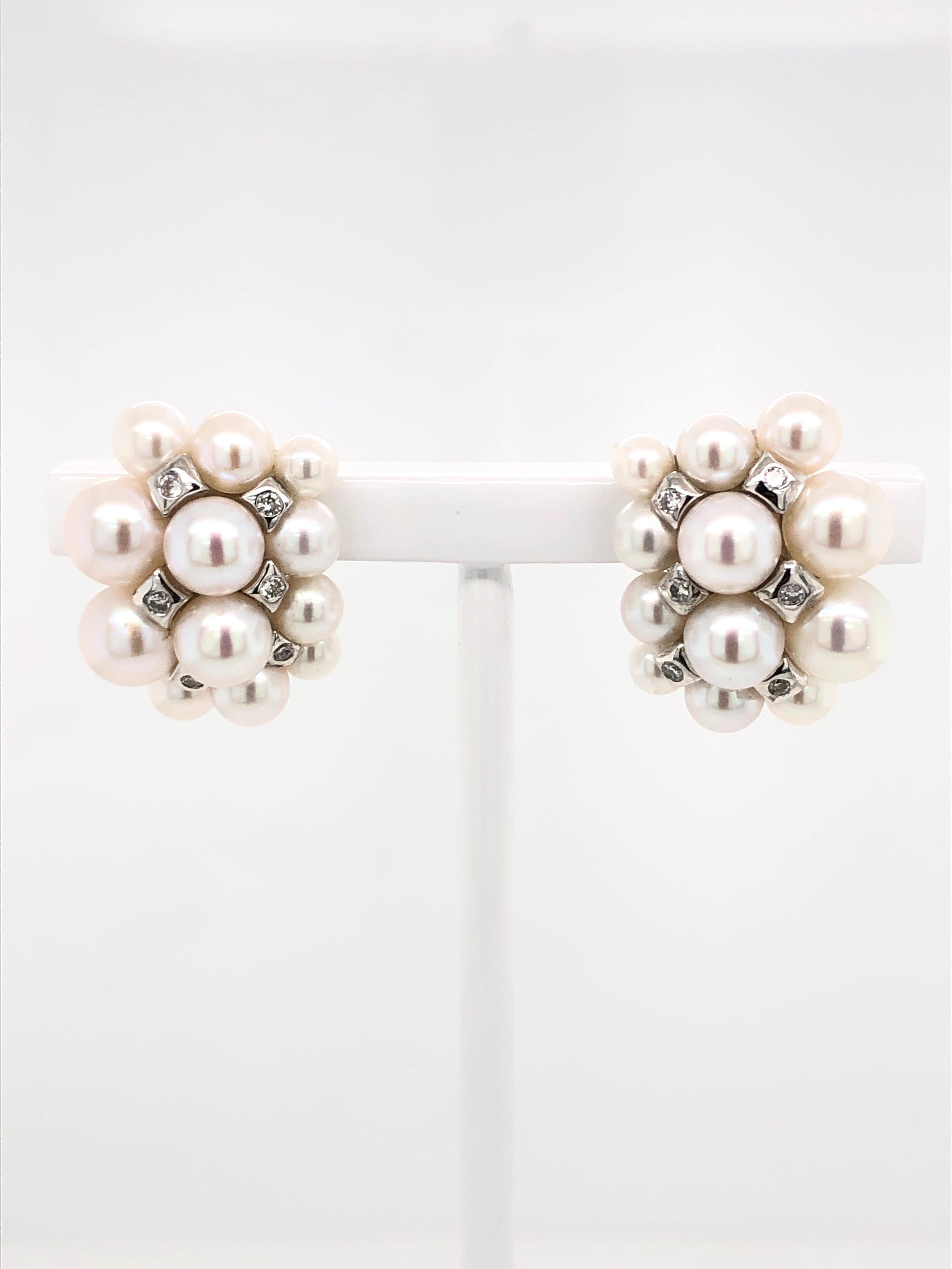 Akoya Pearls with White Diamonds on White Gold 18 Karat Earrings In New Condition In Vannes, FR
