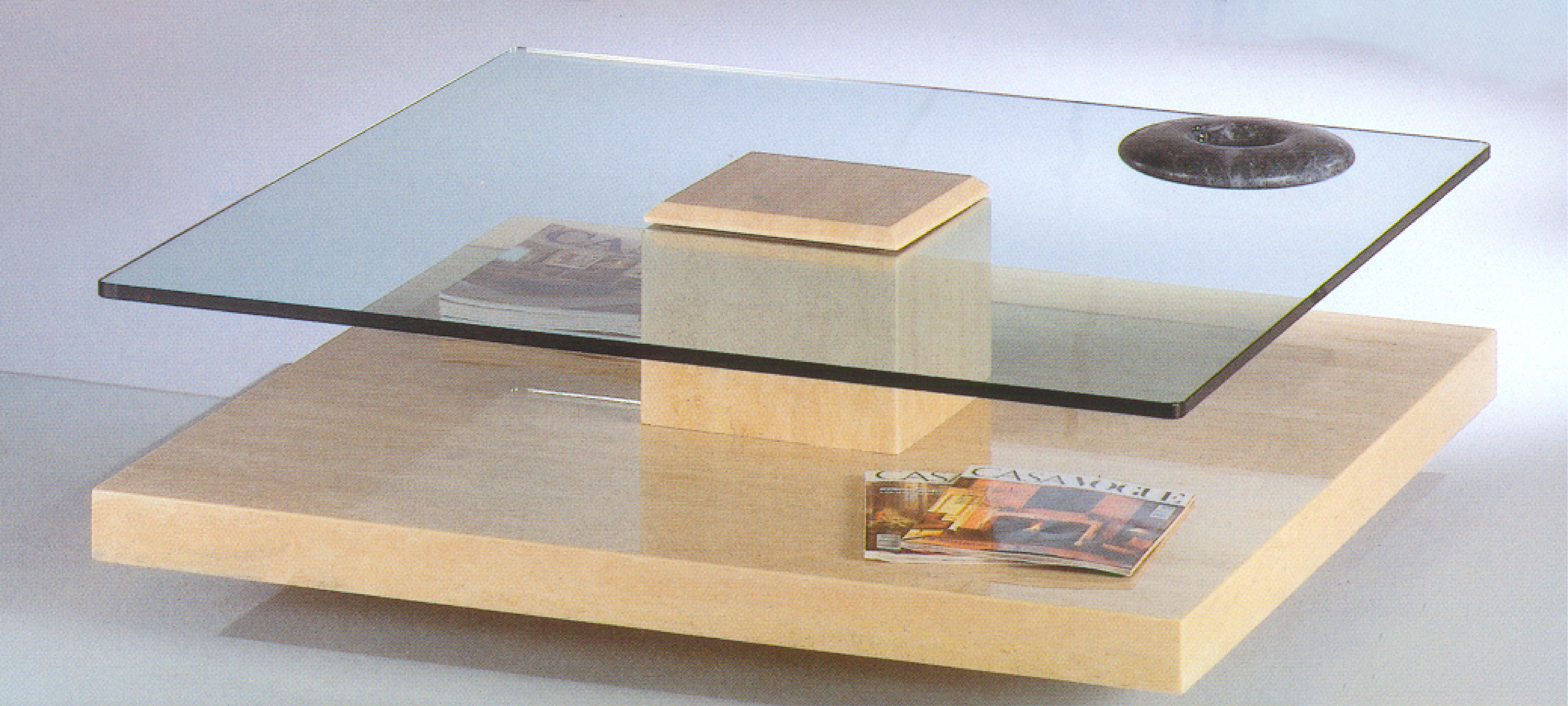 Fait main AKRA table basse en marbre travertin et verre au design contemporain Espagne, en stock en vente