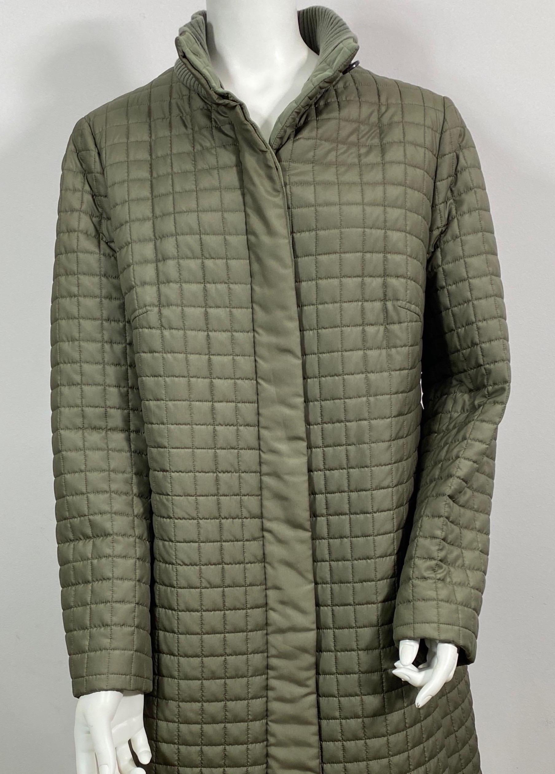 Akris 1990’s Sage Silk Quilted Puffer Coat-Size 48 In Excellent Condition For Sale In West Palm Beach, FL