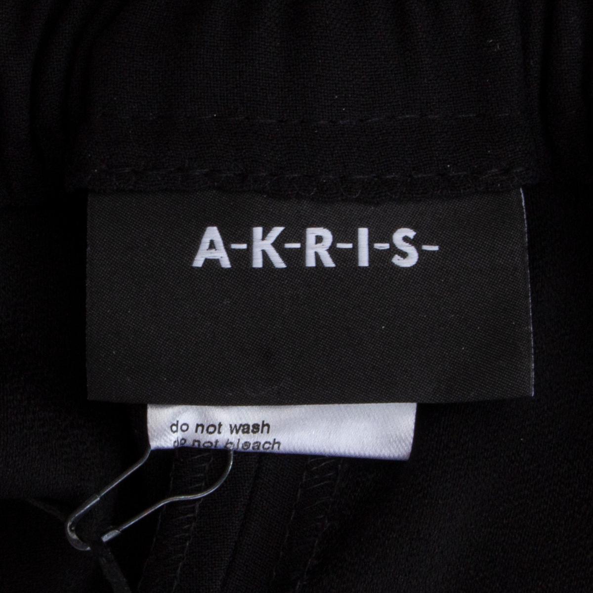 AKRIS black acetate TAPERED Pants 36 S In Excellent Condition For Sale In Zürich, CH