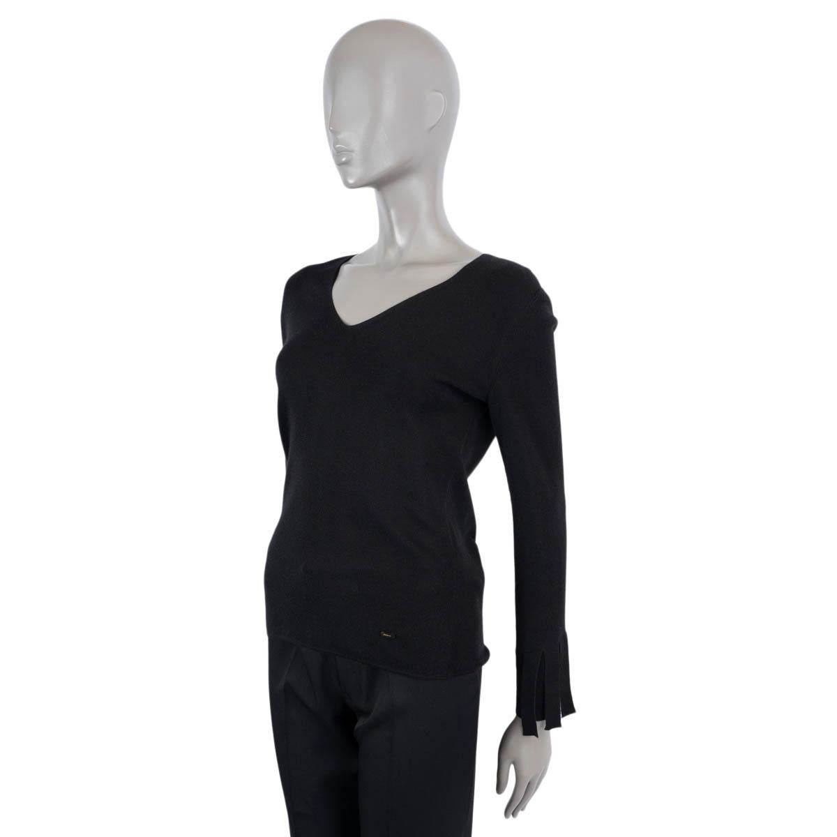 AKRIS black cashmere & silk V-Neck Sweater 38 M In New Condition For Sale In Zürich, CH