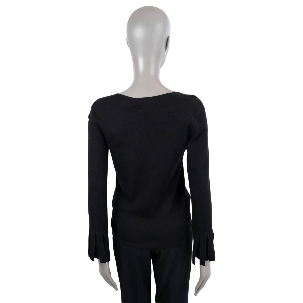 Women's AKRIS black cashmere & silk V-Neck Sweater 38 M For Sale