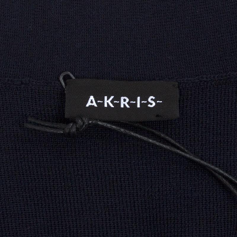 AKRIS black cashmere & silk V-neck Sweater 44 XXL In Excellent Condition In Zürich, CH