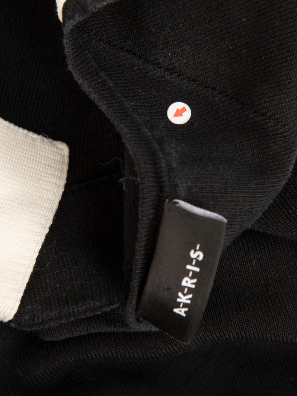 Akris - Top nero a pannelli con scollo a V - taglia L. in vendita 2