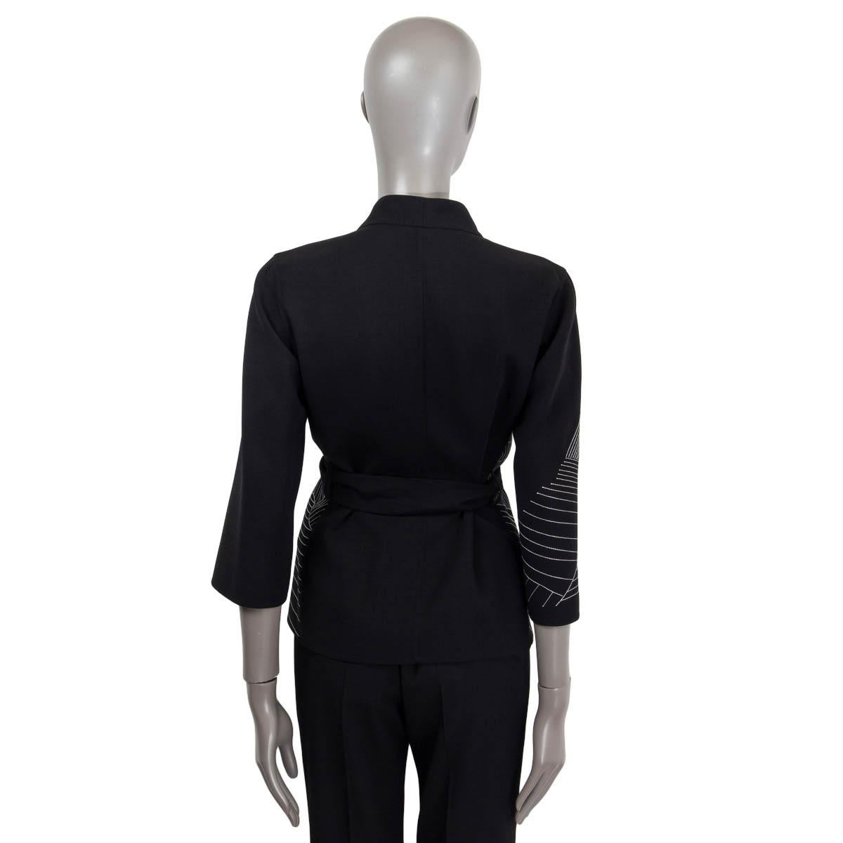 AKRIS black & white wool EMBROIDERED BELTED Blazer Jacket 38 M In Excellent Condition For Sale In Zürich, CH