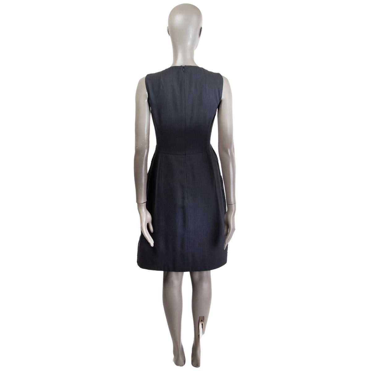 Black AKRIS dark grey wool TEXTURED SLEEVELESS Dress 36 S For Sale