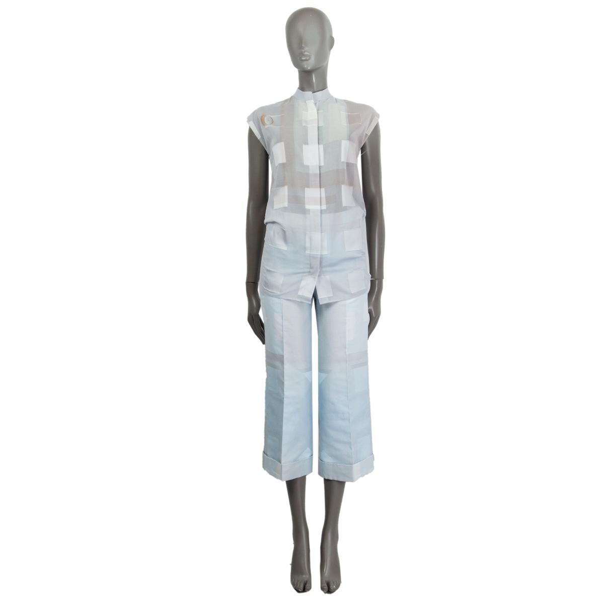 AKRIS light blue cotton SQUARE PRINT CUFFED CROPPED Pants 32 XXS In Excellent Condition For Sale In Zürich, CH
