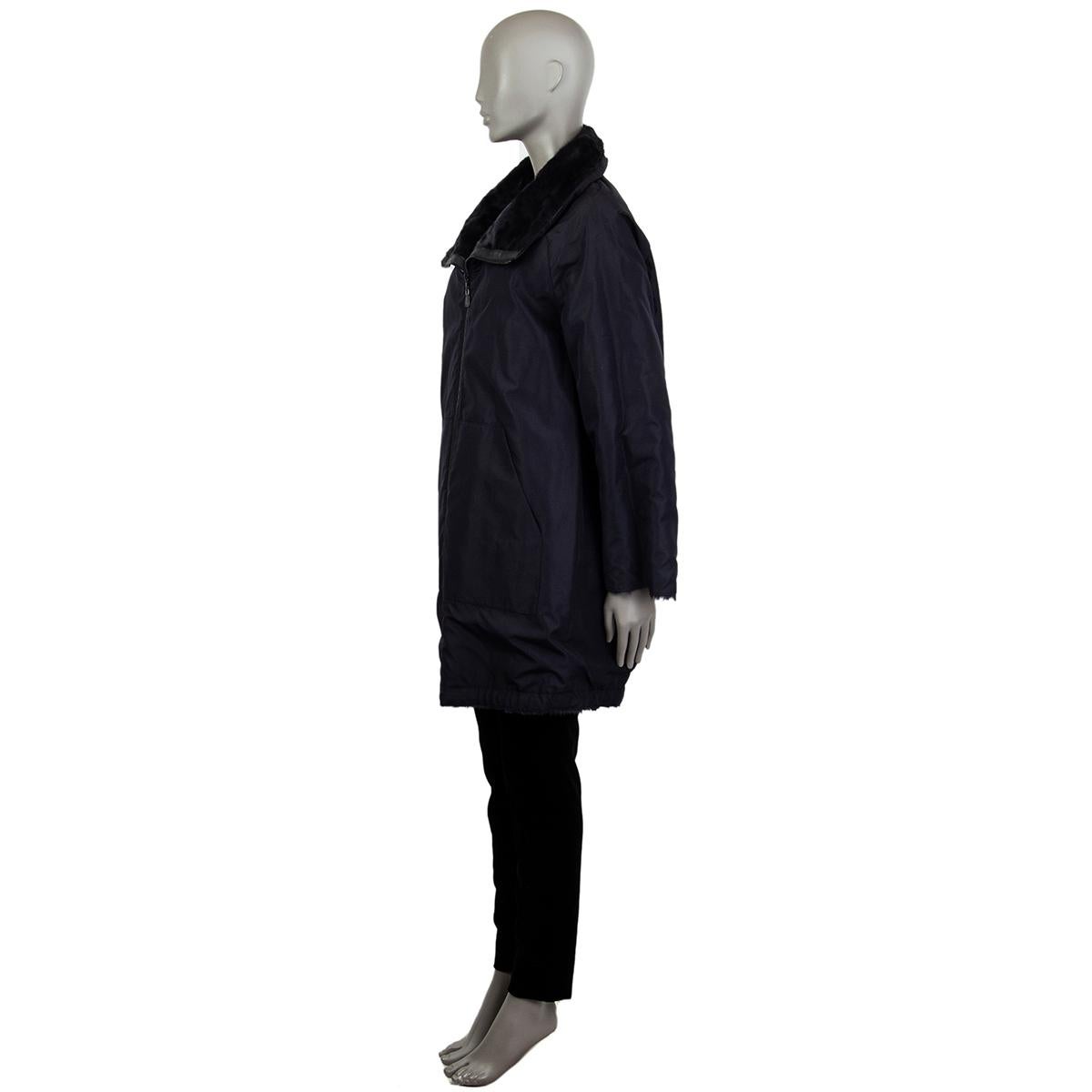 Black AKRIS midnight blue viscose & SHEARLING REVERSIBLE Coat Jacket 34 XS For Sale
