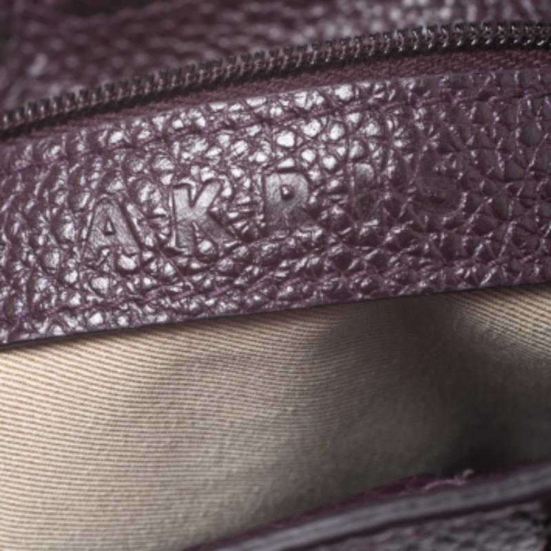 Bolso Crossbody de piel morada Akris en venta 2