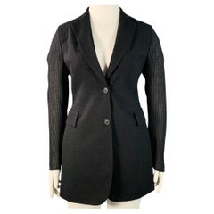 Chaqueta blazer AKRIS, talla 10, de mezcla de lana y seda negra con rayas en relieve