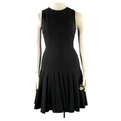 Vestido de cóctel AKRIS, talla 8, de lana negra, corte en A y hasta la rodilla