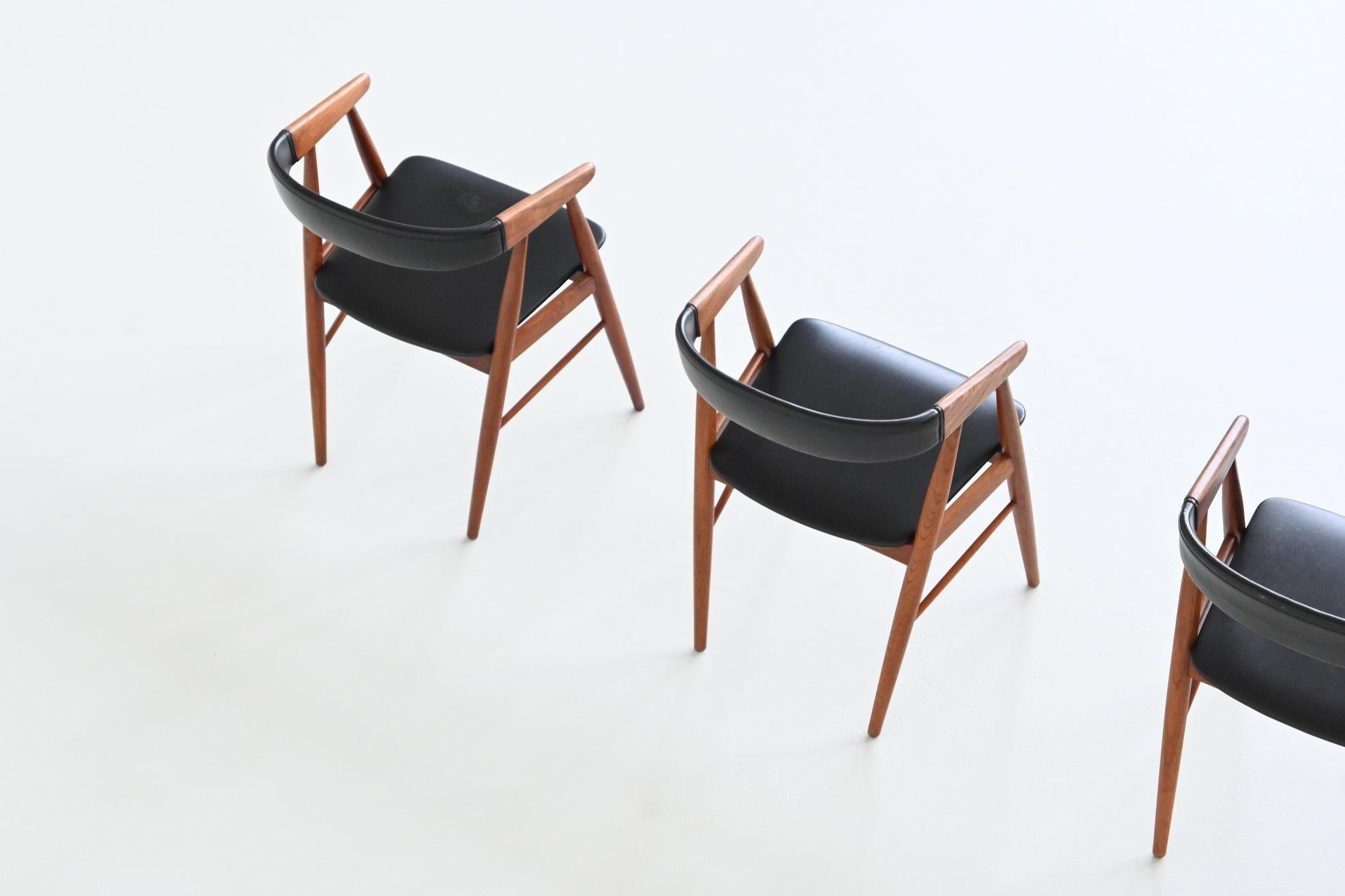 Aksel Bender Madsen and Ejnar Larsen dining chairs in teak Denmark 1960 For Sale 2
